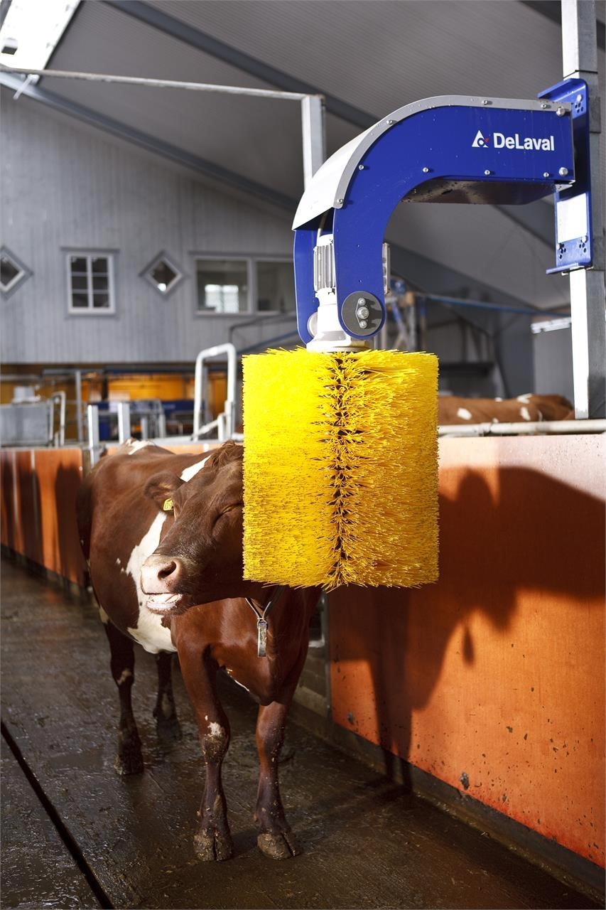  Alfa-Laval Agri SWINGING BRUSH Milking Equipment