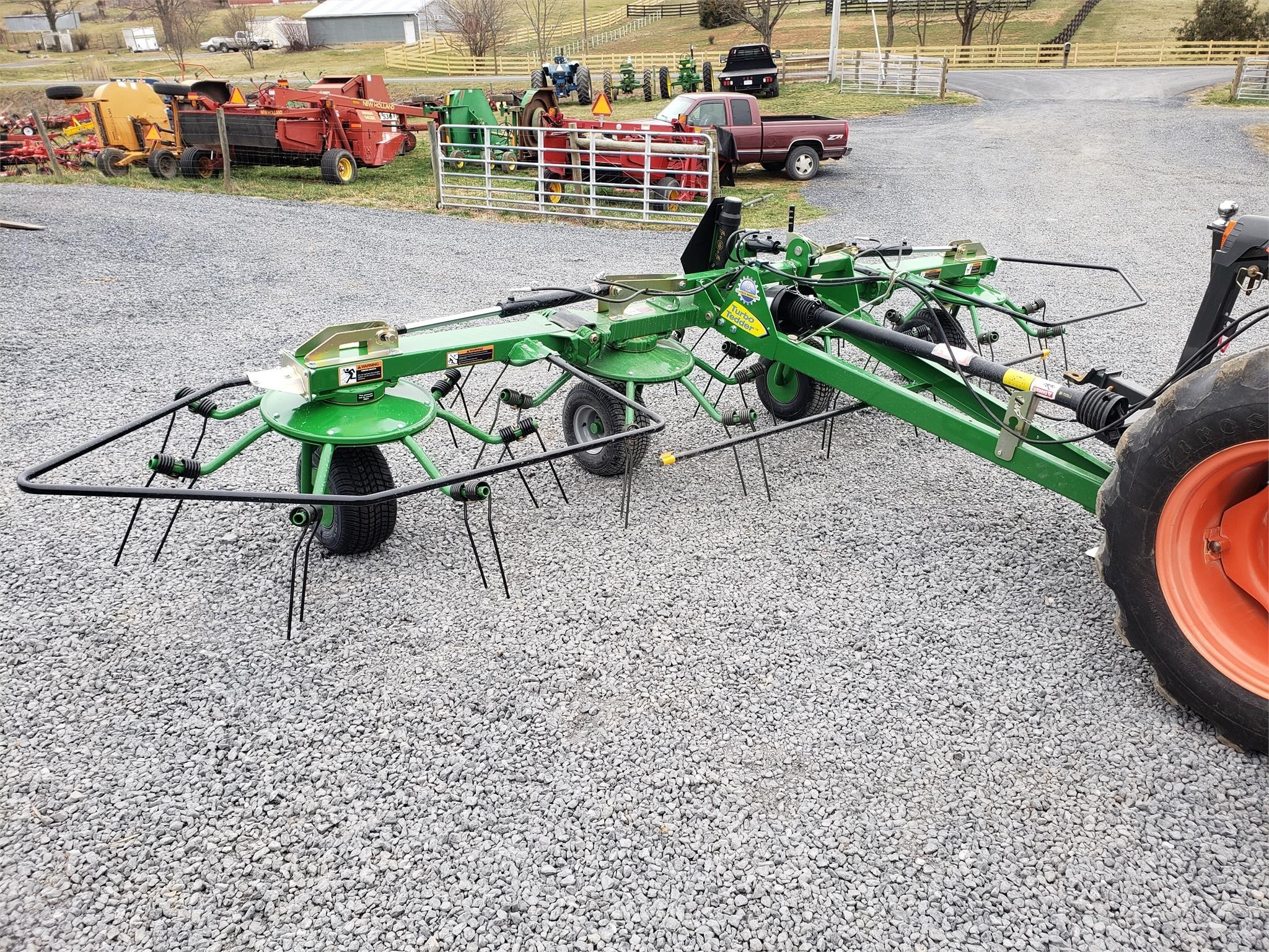 2025 Pequea HT4102 Rake - $9,900 | Machinery Pete