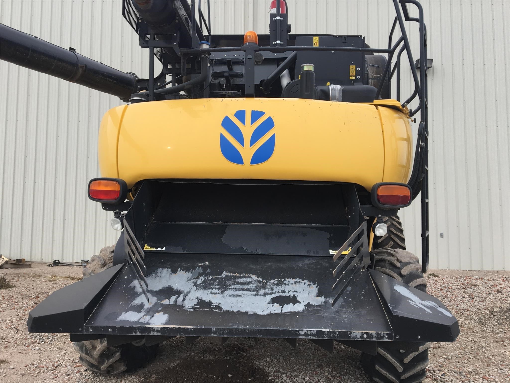 2012 New Holland CR8090 Combine