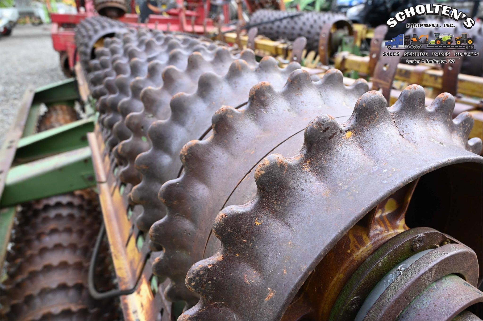 2010 Kewanee 89 Mulchers / Cultipacker