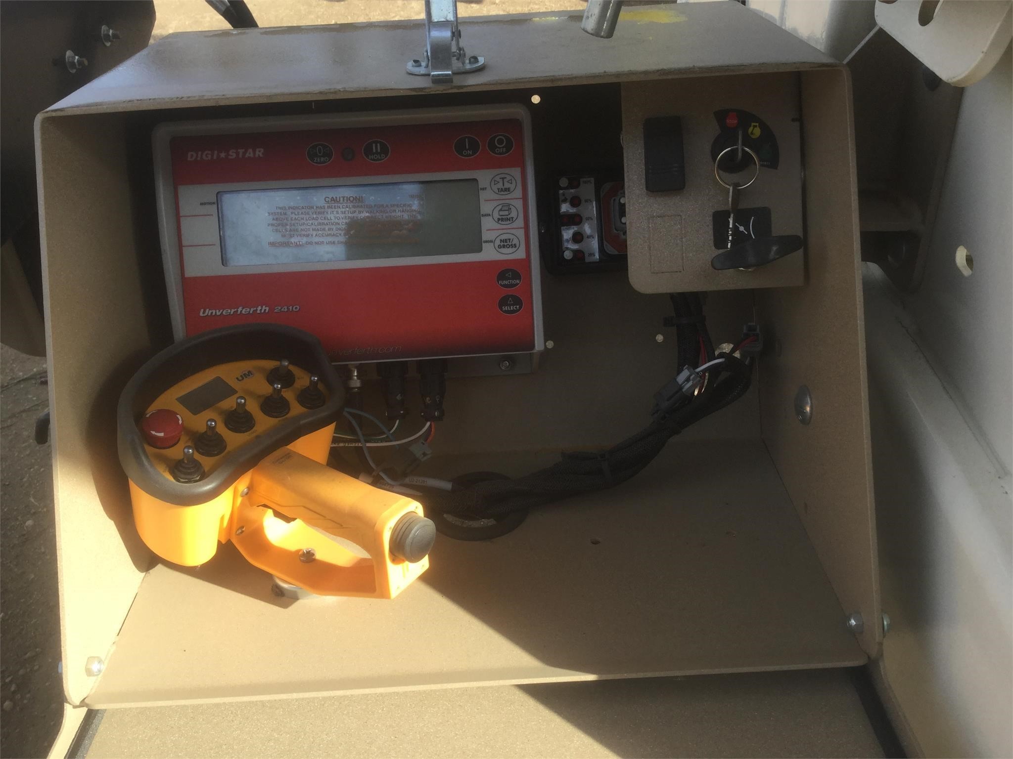 2025 Unverferth 4955DXL Seed Tender