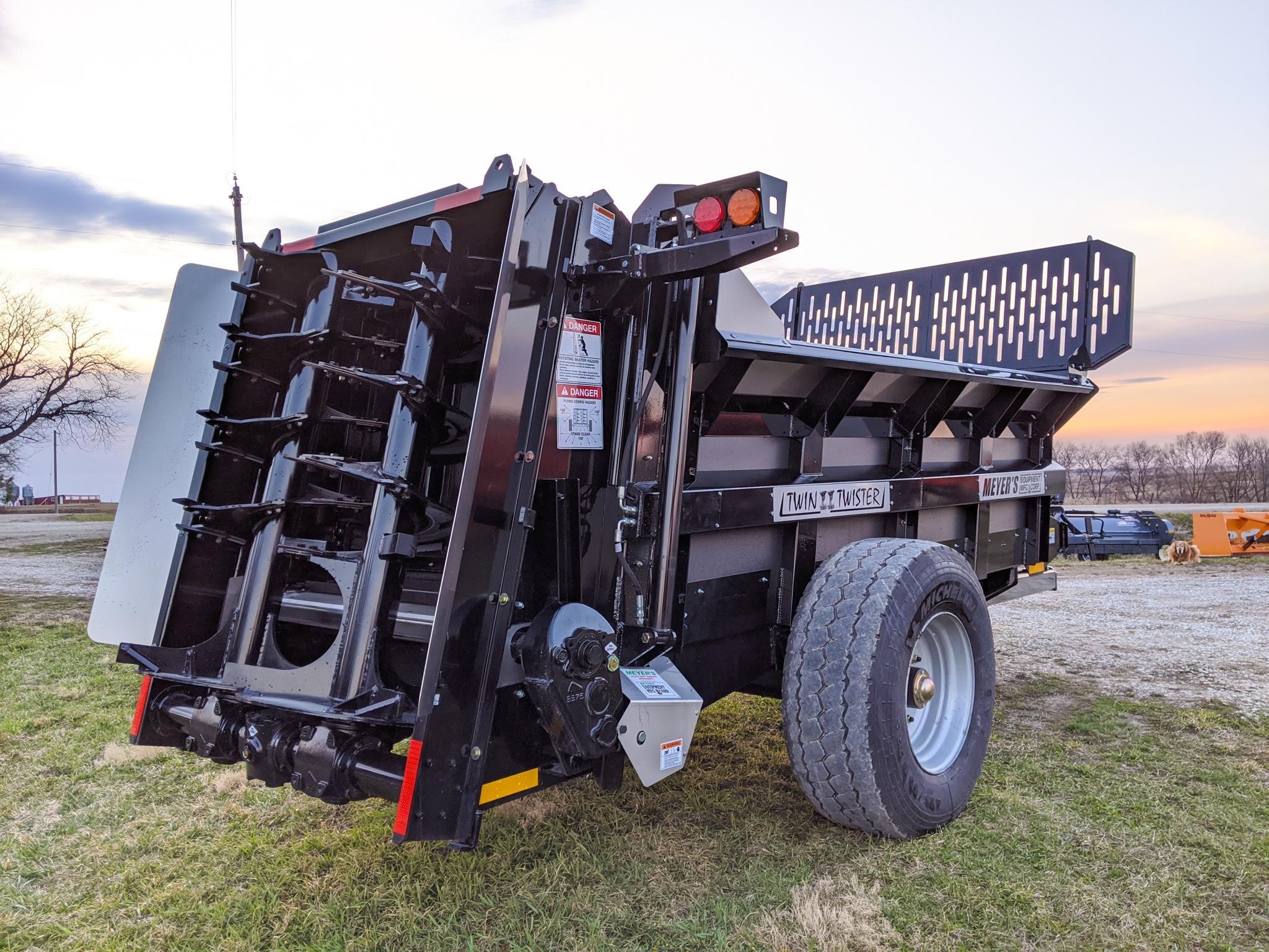 2021 Meyers VB185 Manure Spreader Henderson, Iowa Call Machinery