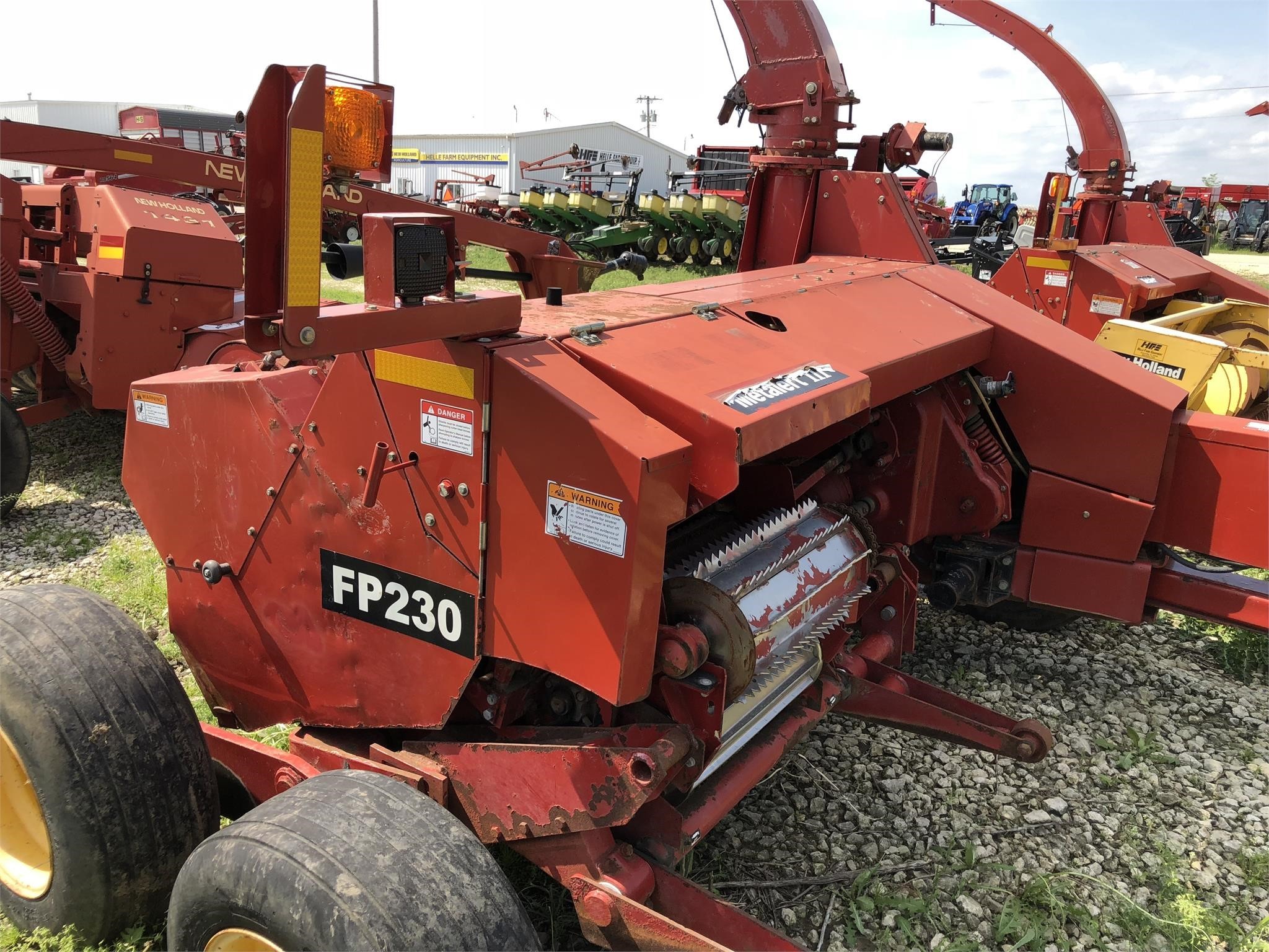  New Holland FP230 Pull-Type Forage Harvester