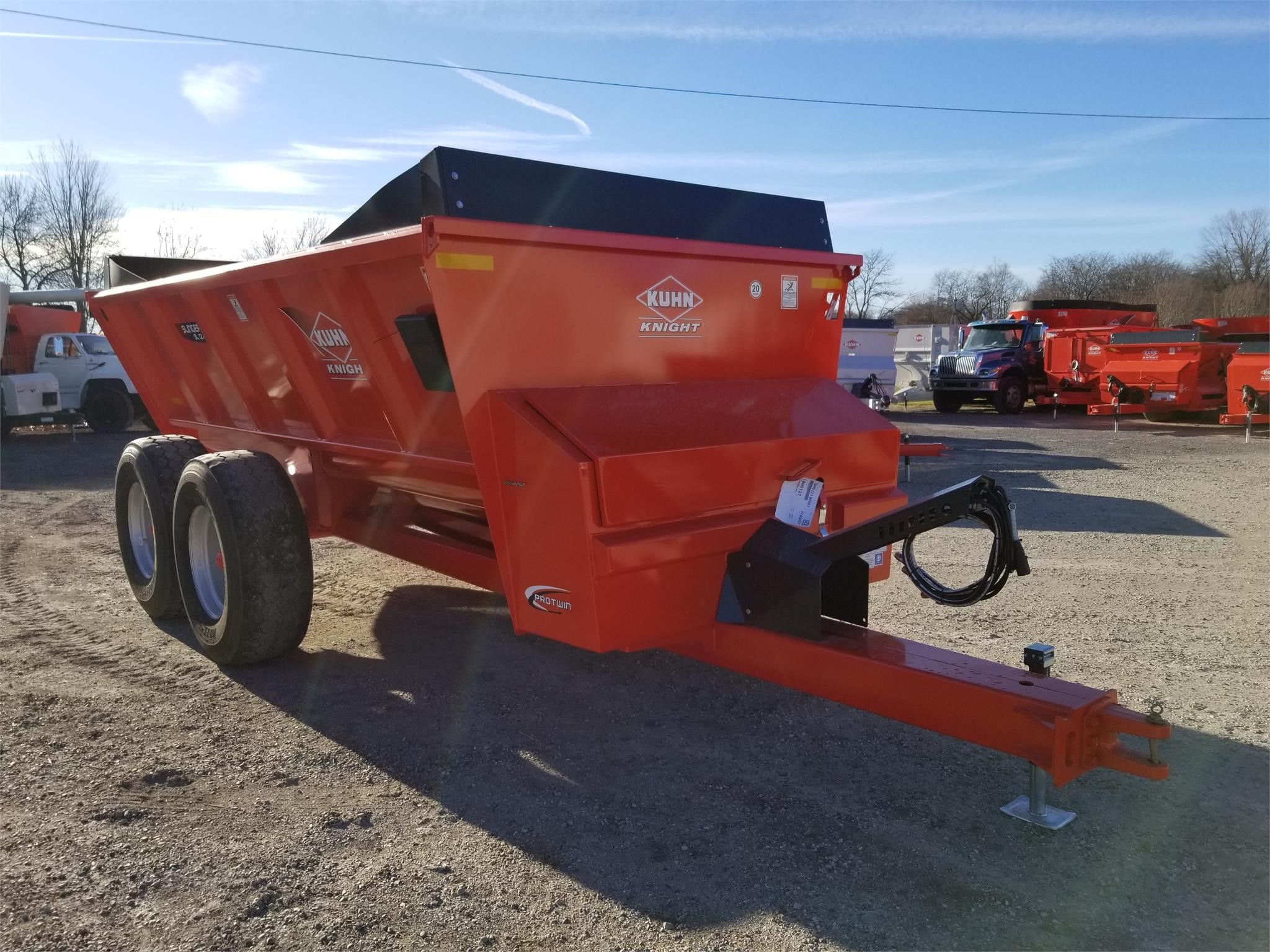 2021 Kuhn Knight SL 124 Manure Spreader Kalona, Iowa Call