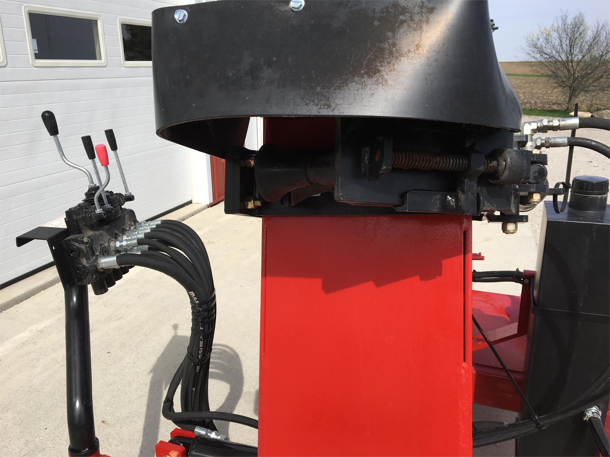 2018 Wheatheart Outlaw Post Hole Digger Call Machinery Pete