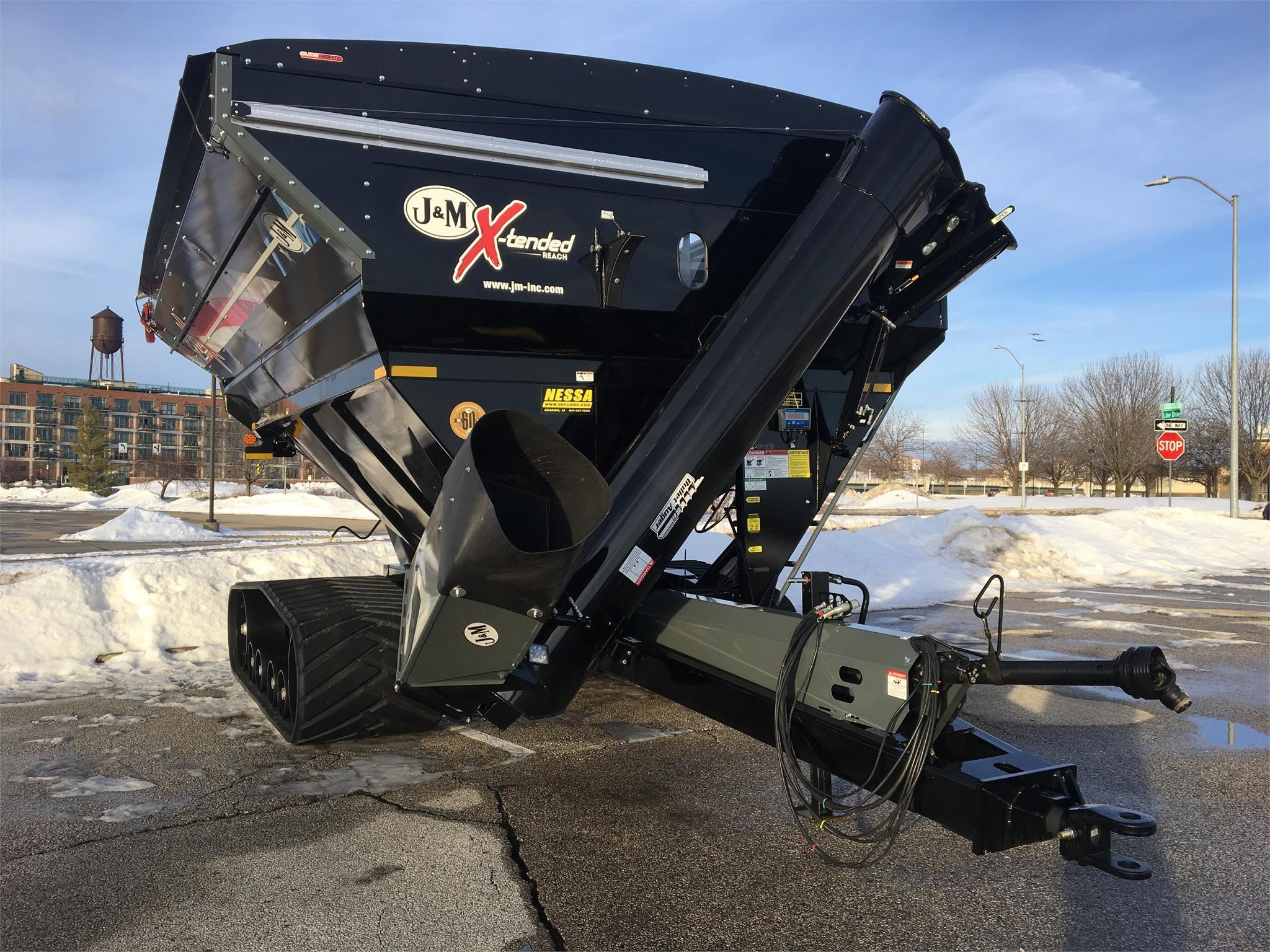 2023 J&M 1222-20T Grain Cart