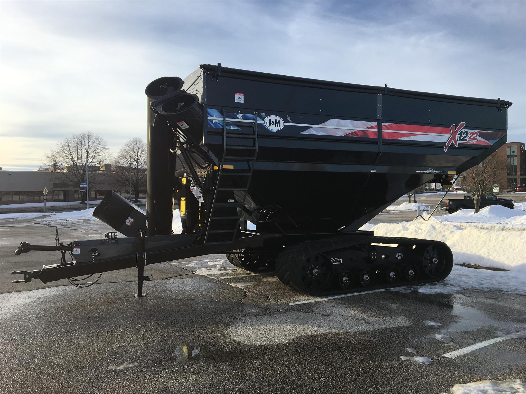 2023 J&M 1222-20T Grain Cart