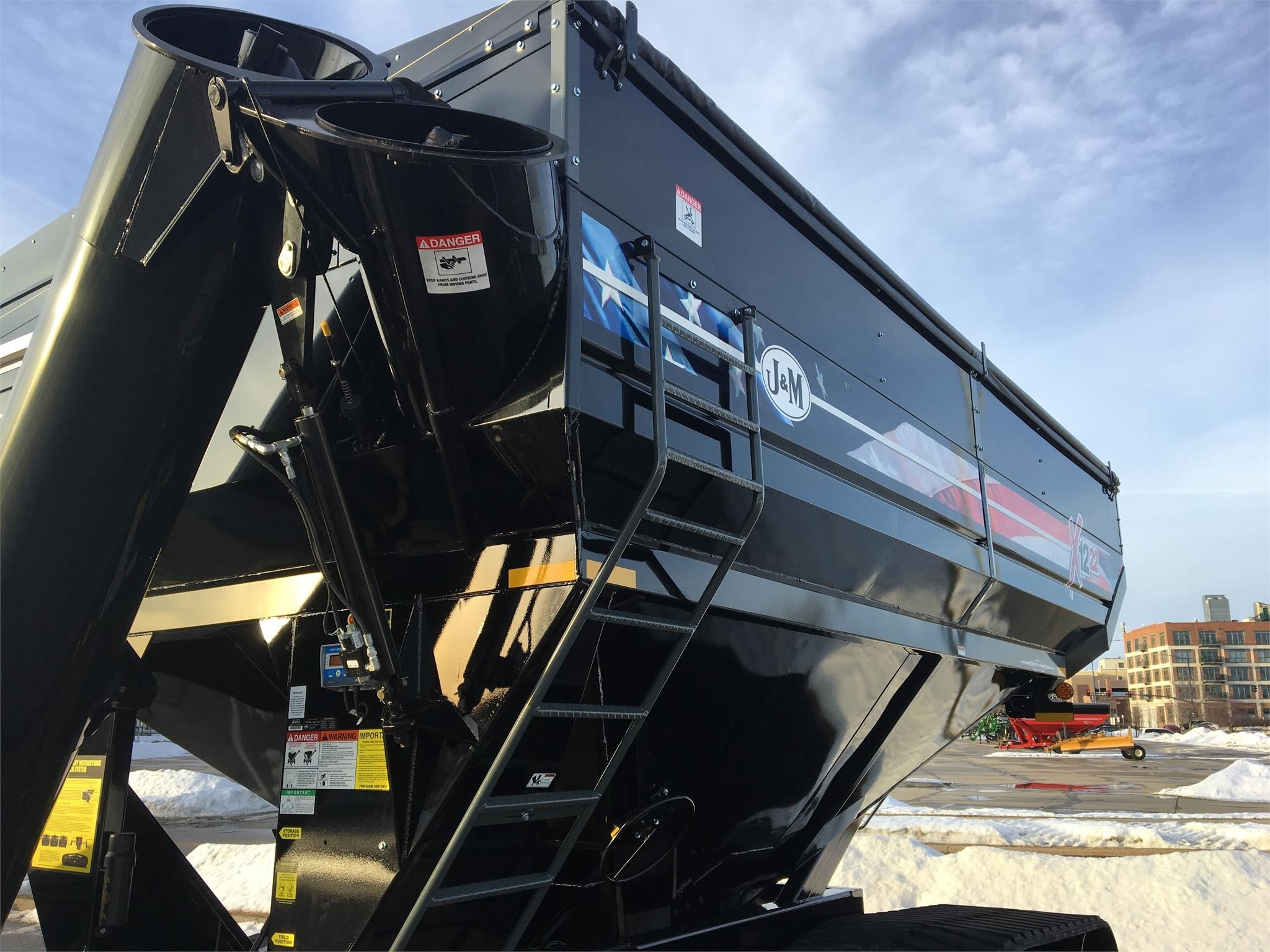 2023 J&M 1222-20T Grain Cart