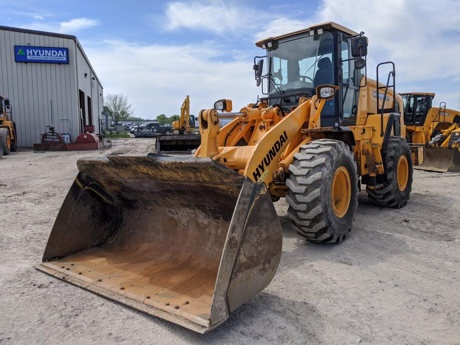 2017 Hyundai HL955XT Wheel Loader