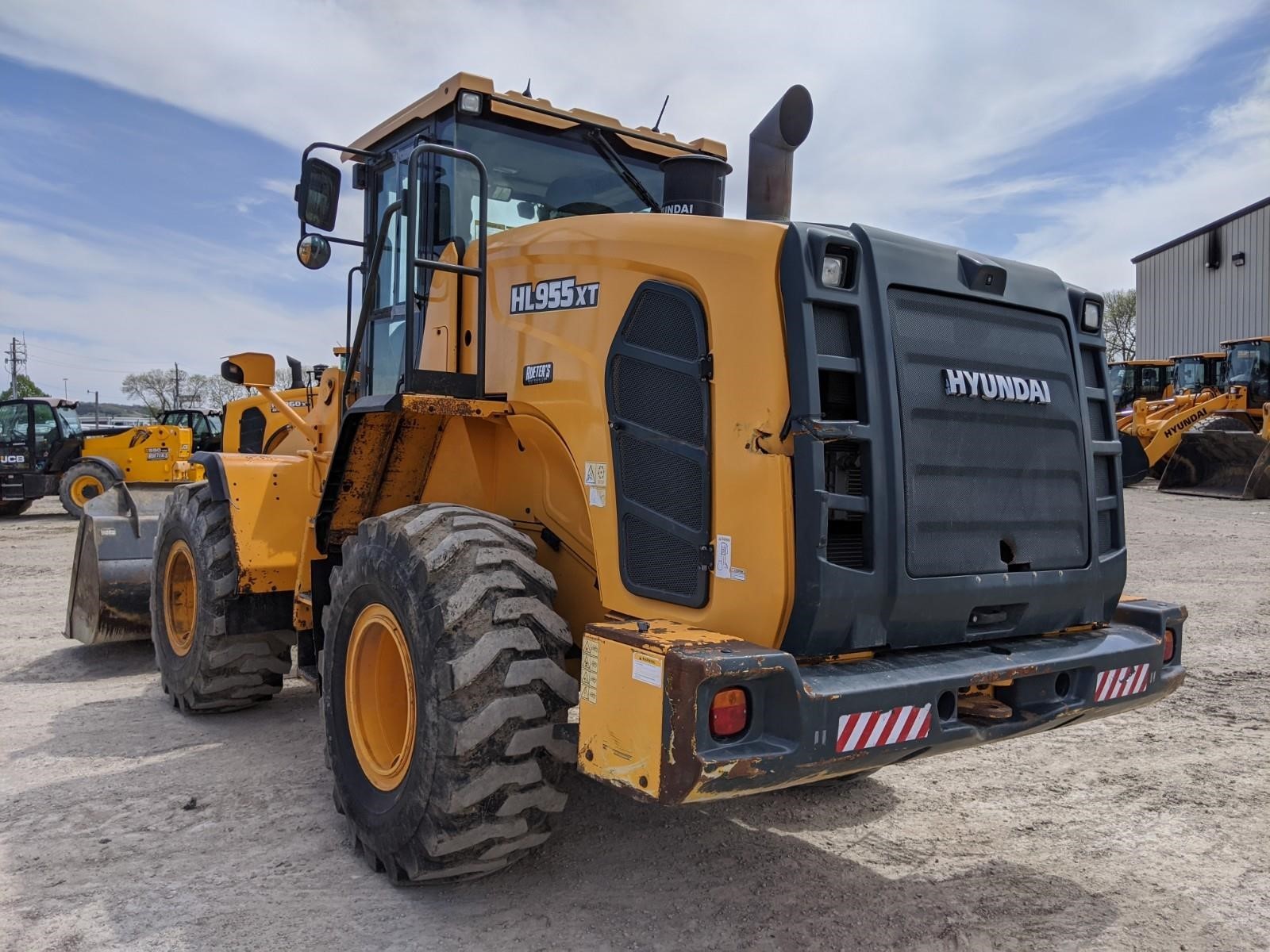 2017 Hyundai HL955XT Wheel Loader