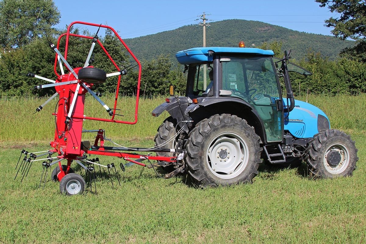 2026 Farm King RT24 Tedder - $12,836 | Machinery Pete