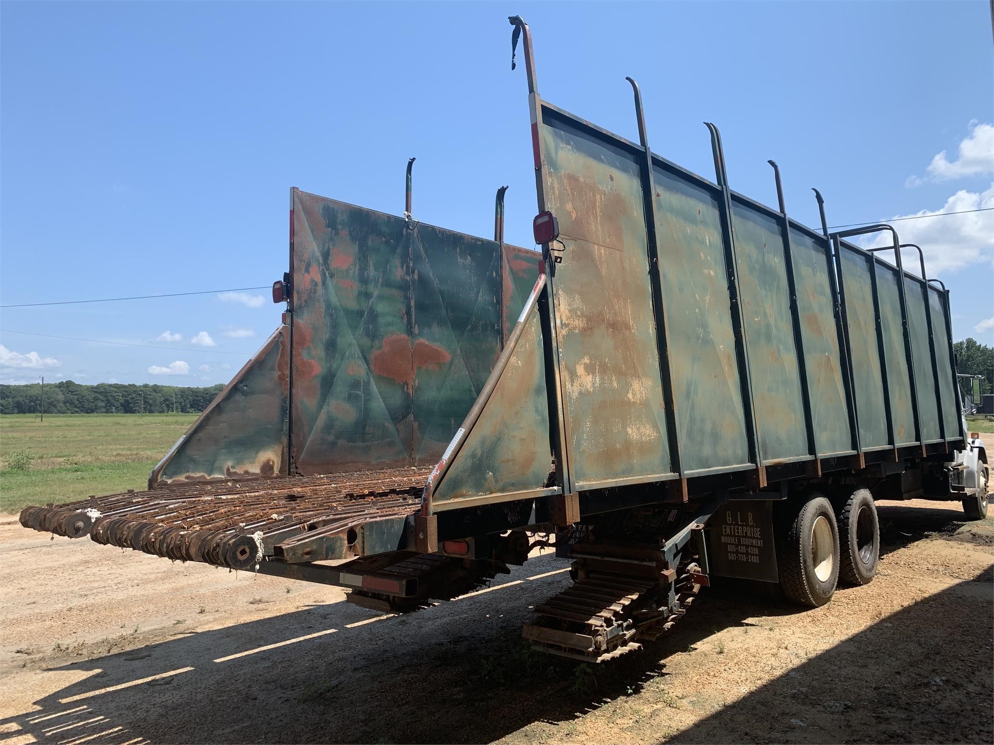 1994 Freightliner FL80 Semi Trucks/Trailer