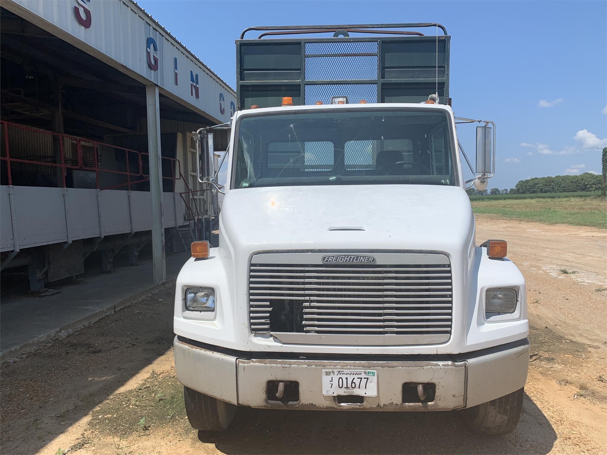 1994 Freightliner FL80 Semi Trucks/Trailer