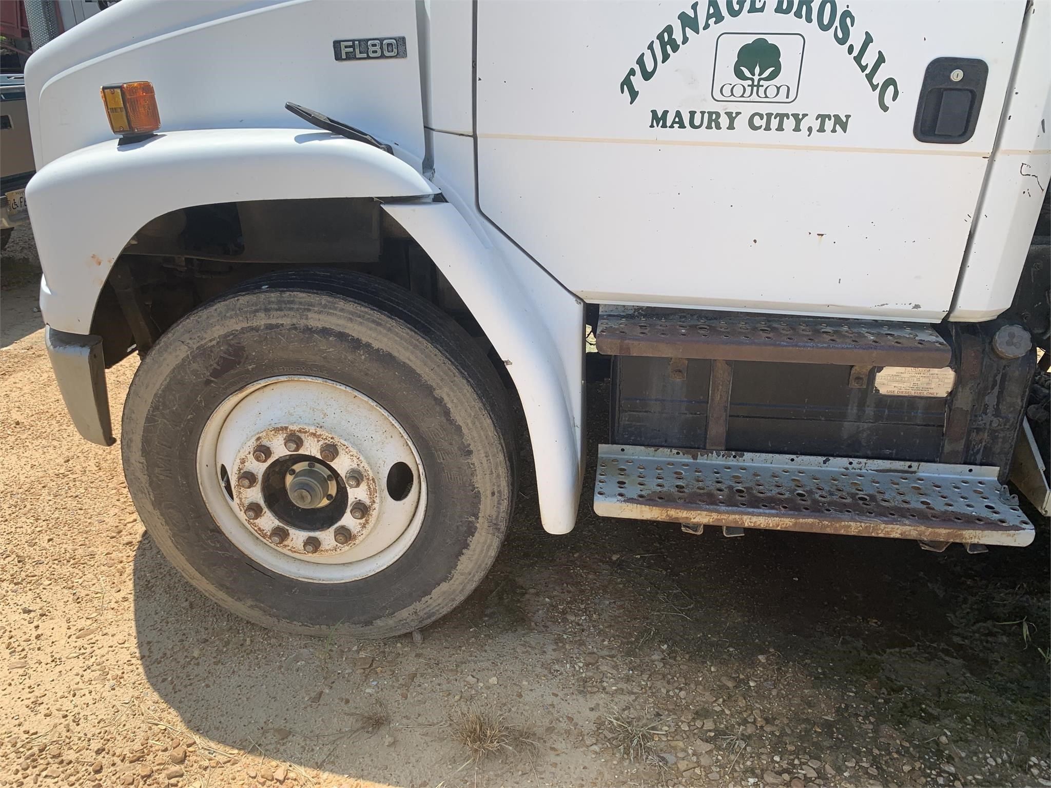 1994 Freightliner FL80 Semi Trucks/Trailer