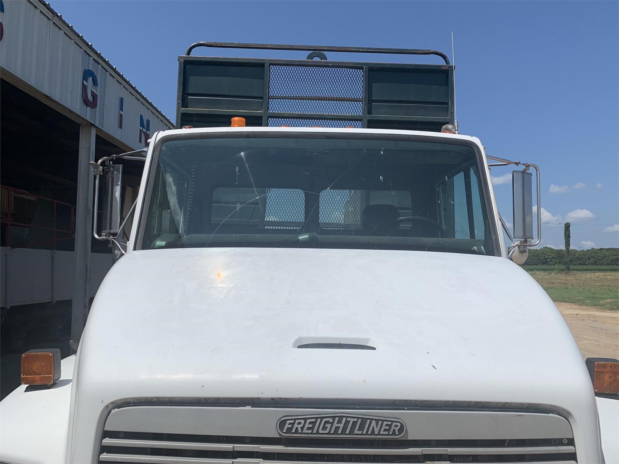 1994 Freightliner FL80 Semi Trucks/Trailer