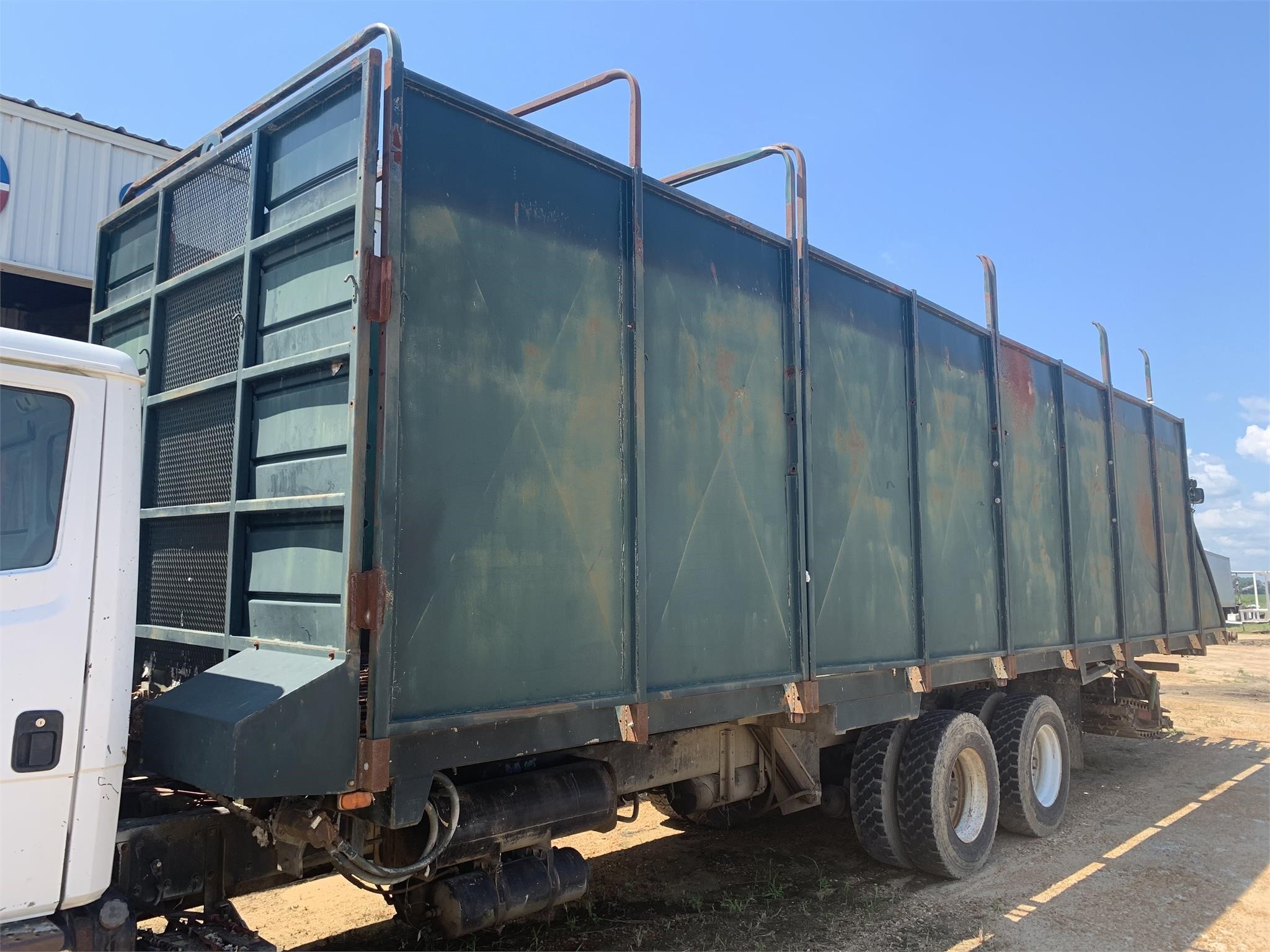 1994 Freightliner FL80 Semi Trucks/Trailer