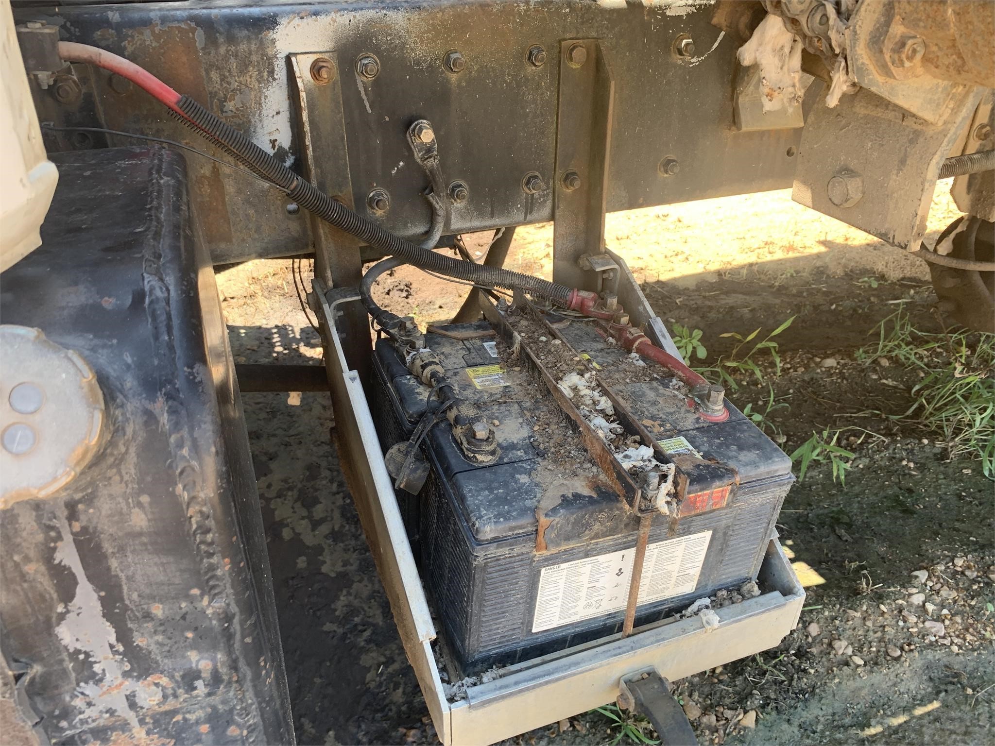 1994 Freightliner FL80 Semi Trucks/Trailer