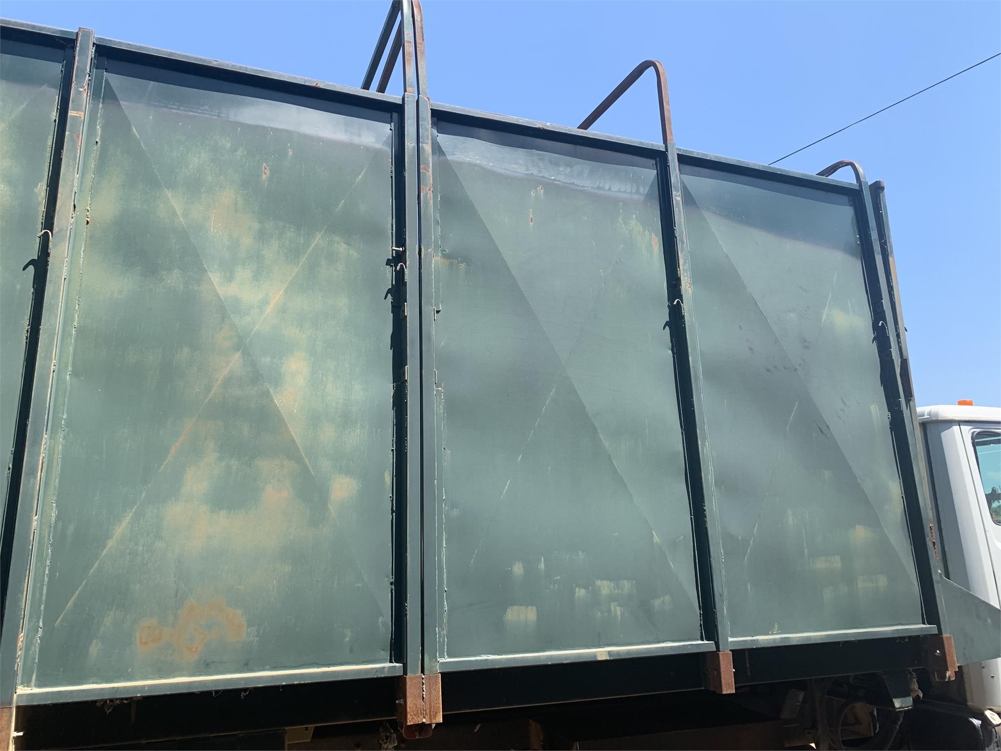 1994 Freightliner FL80 Semi Trucks/Trailer