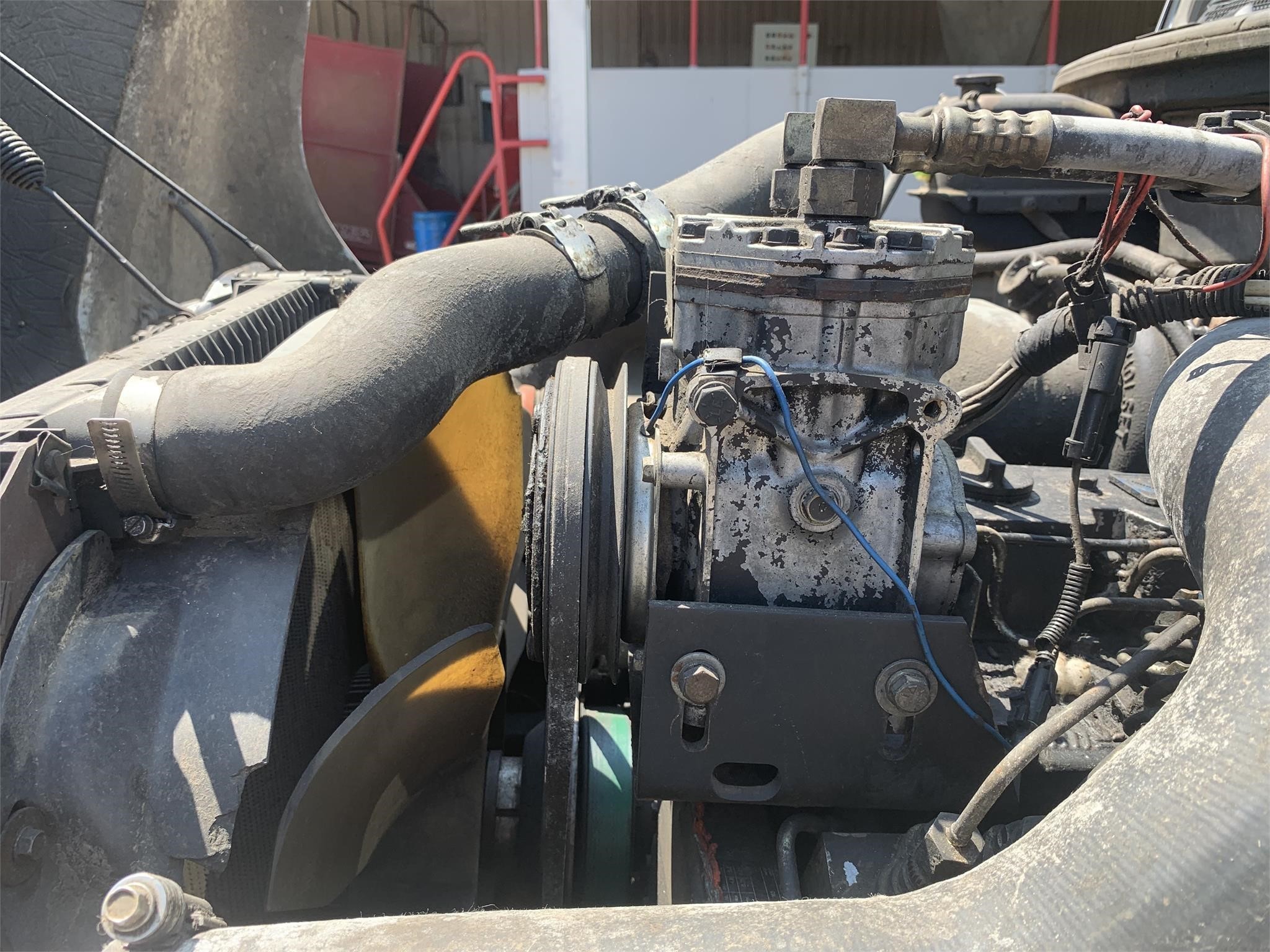 1994 Freightliner FL80 Semi Trucks/Trailer