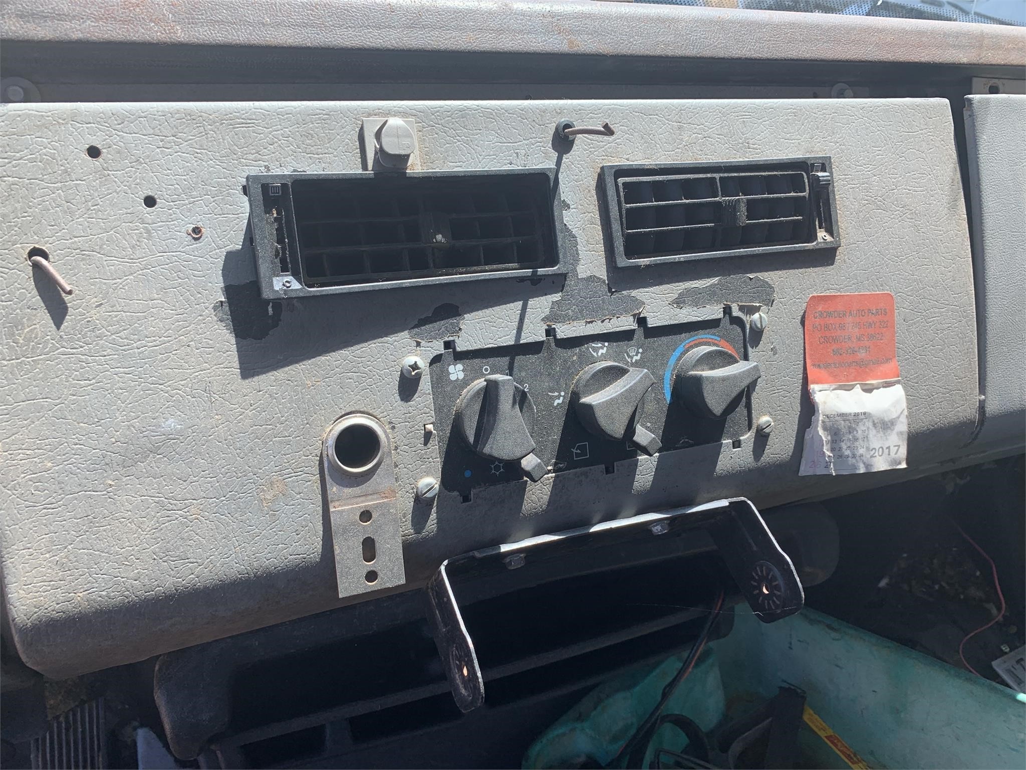 1994 Freightliner FL80 Semi Trucks/Trailer