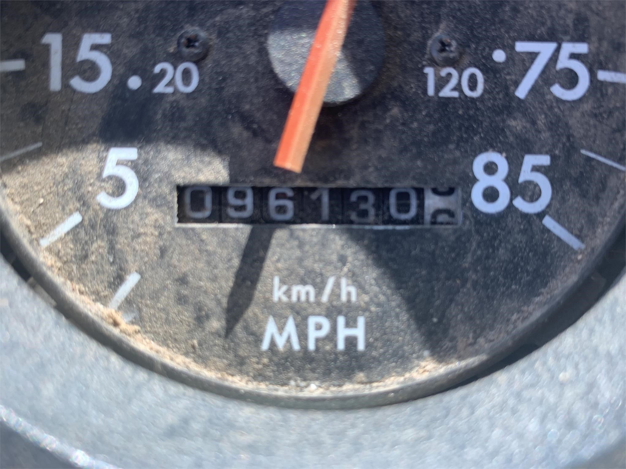 1994 Freightliner FL80 Semi Trucks/Trailer