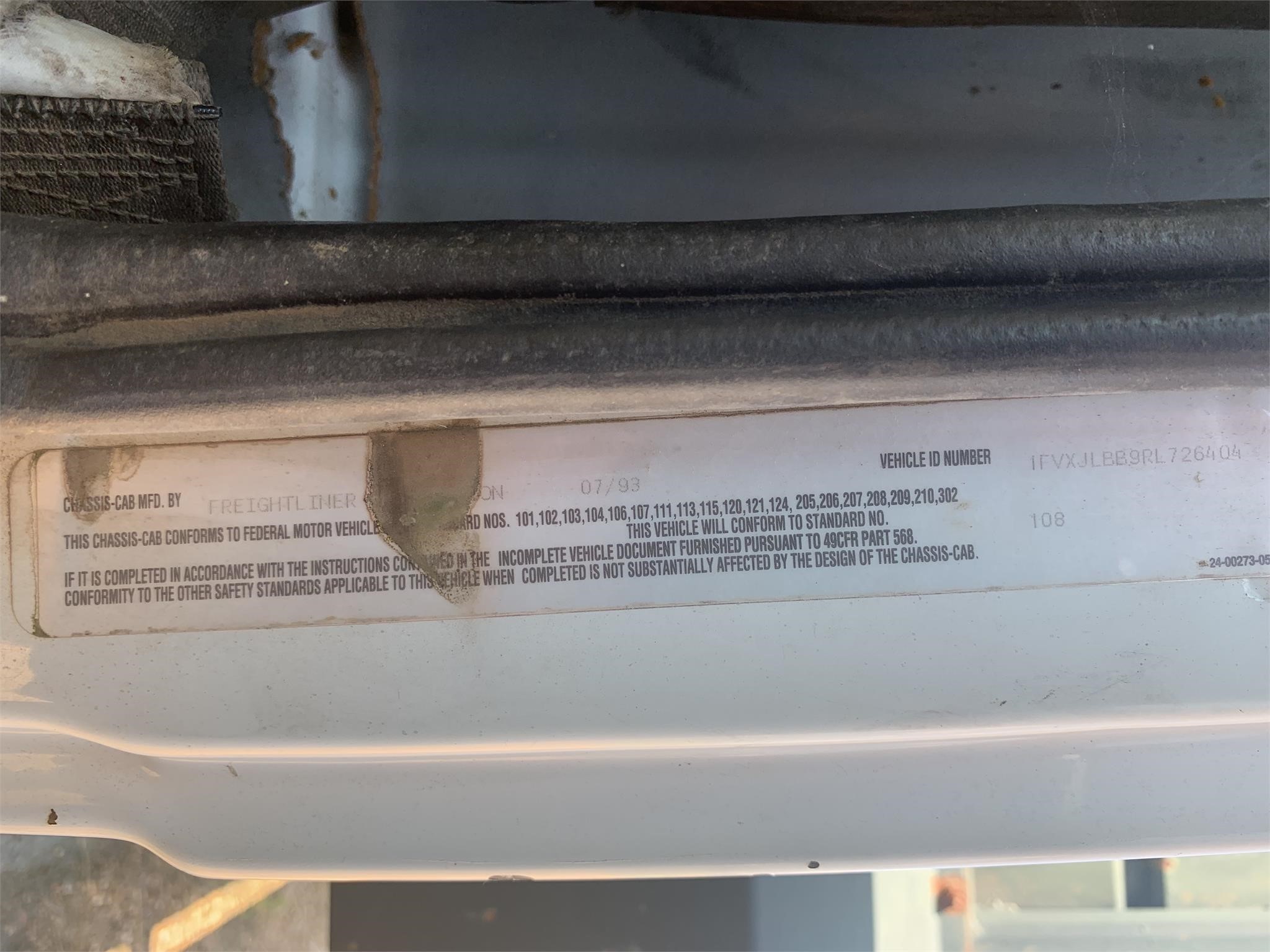 1994 Freightliner FL80 Semi Trucks/Trailer