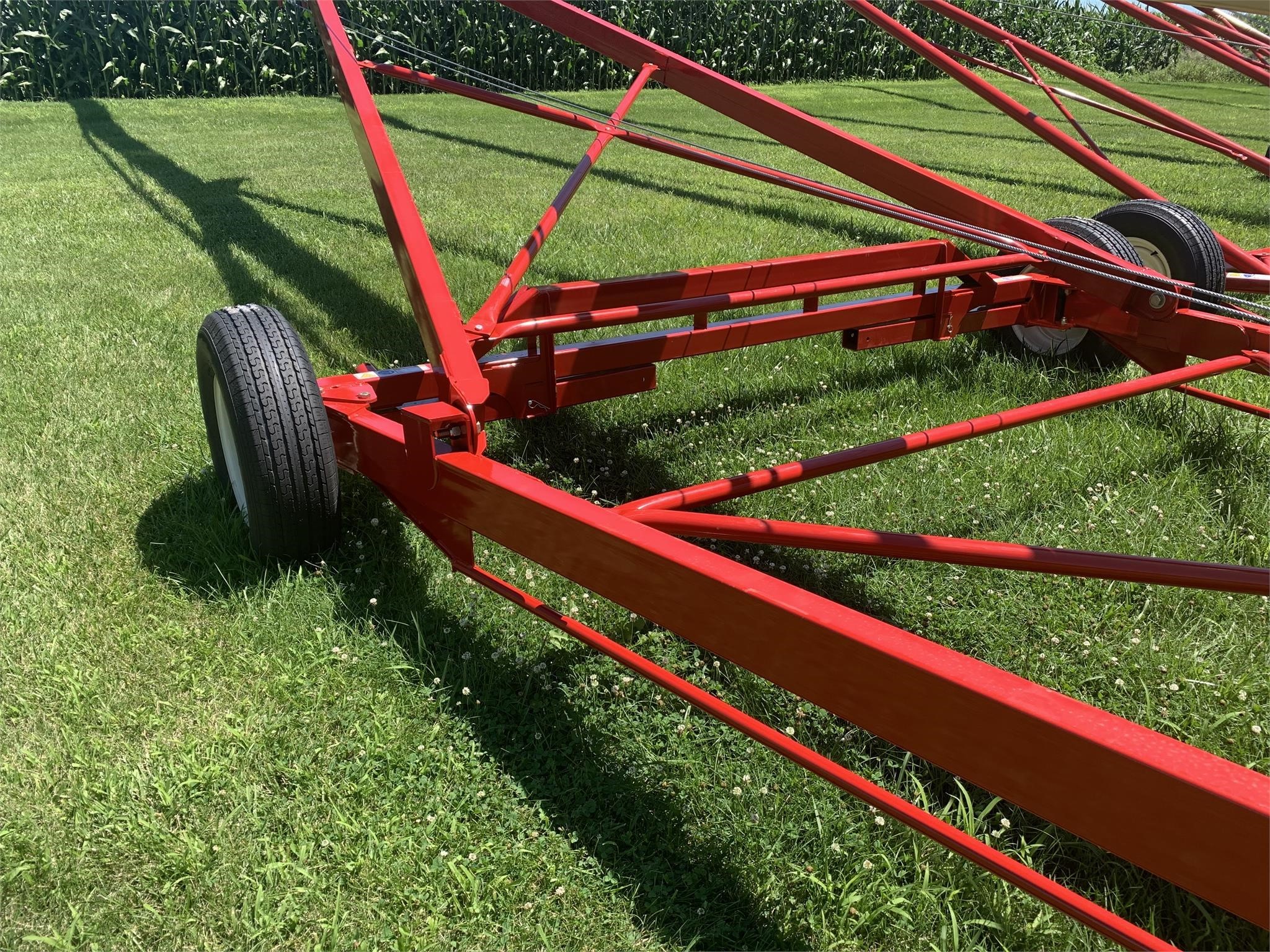  Westfield MKX2 13-84 Augers and Conveyor