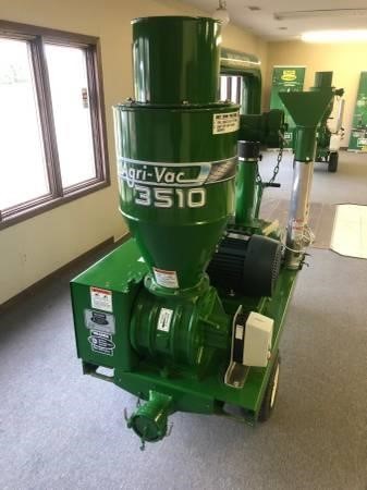 2021 Walinga 3510 3PH Grain Vac