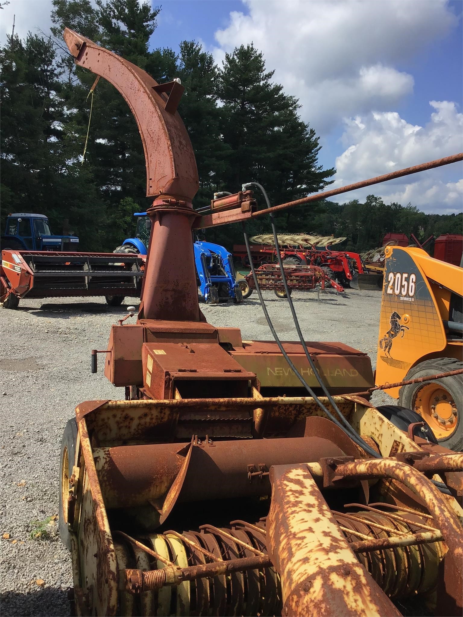  New Holland 718 Pull-Type Forage Harvester