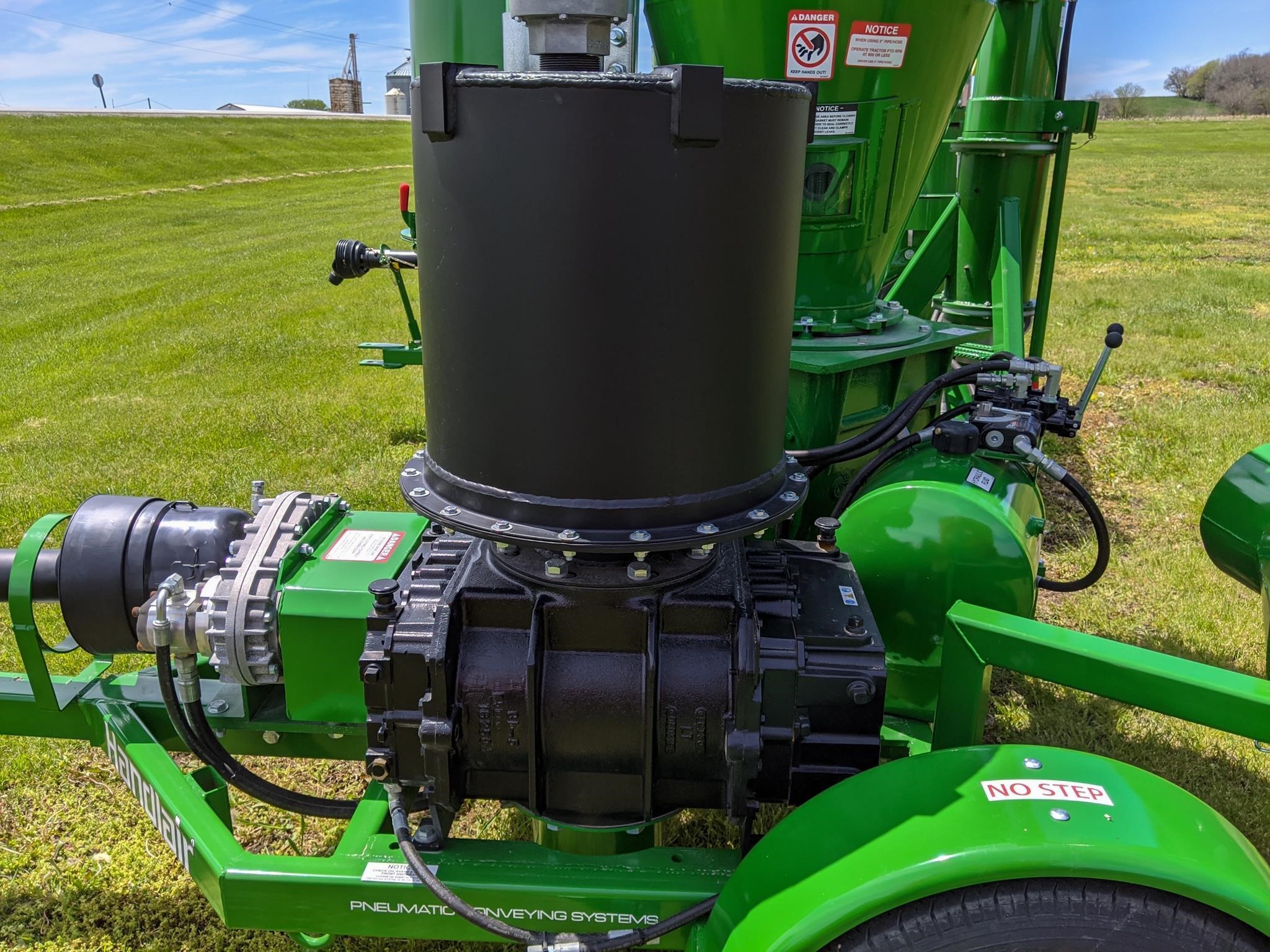 2026 Handlair 680 Grain Vac