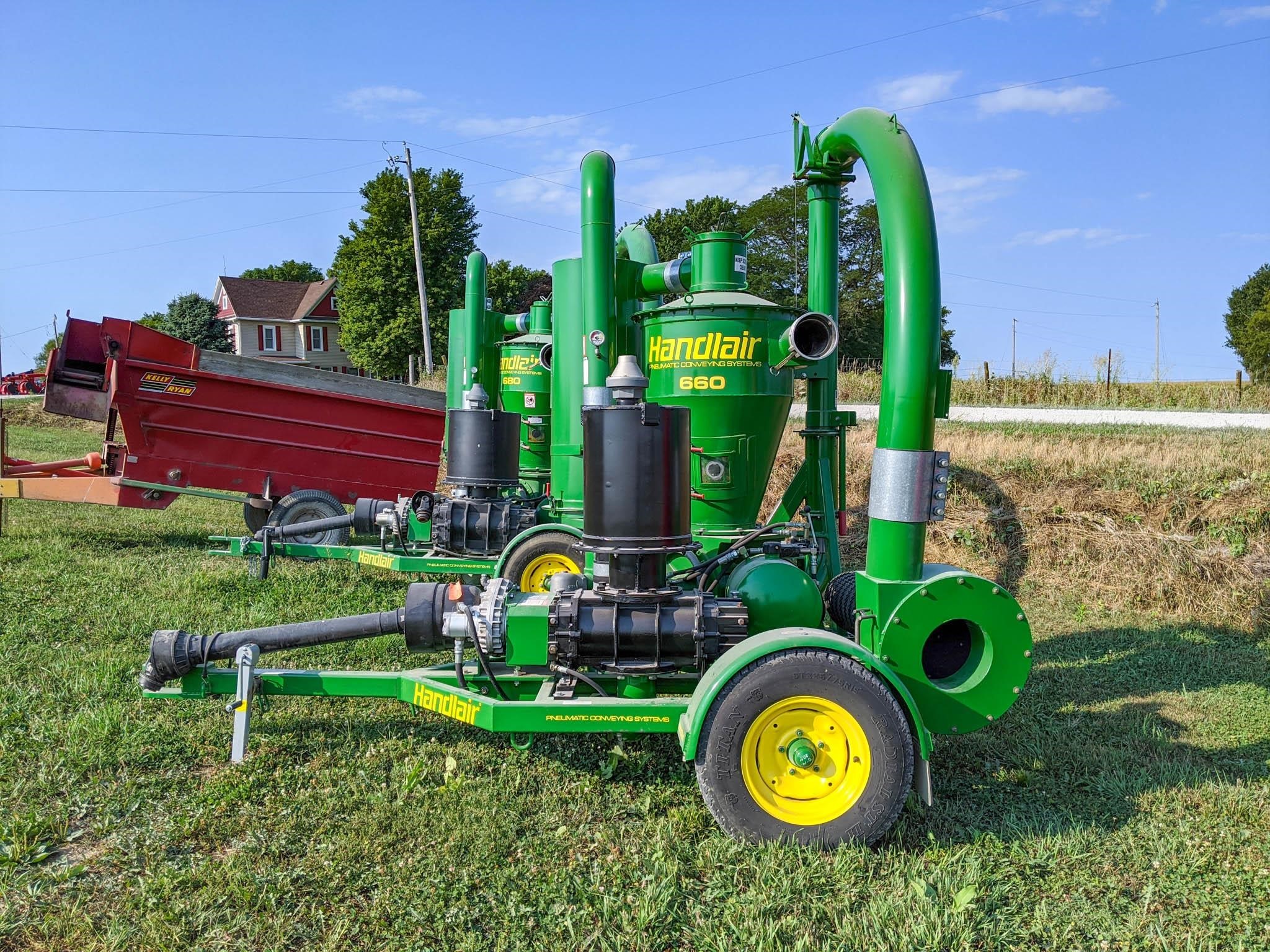 2009 Handlair 660 Grain Vac