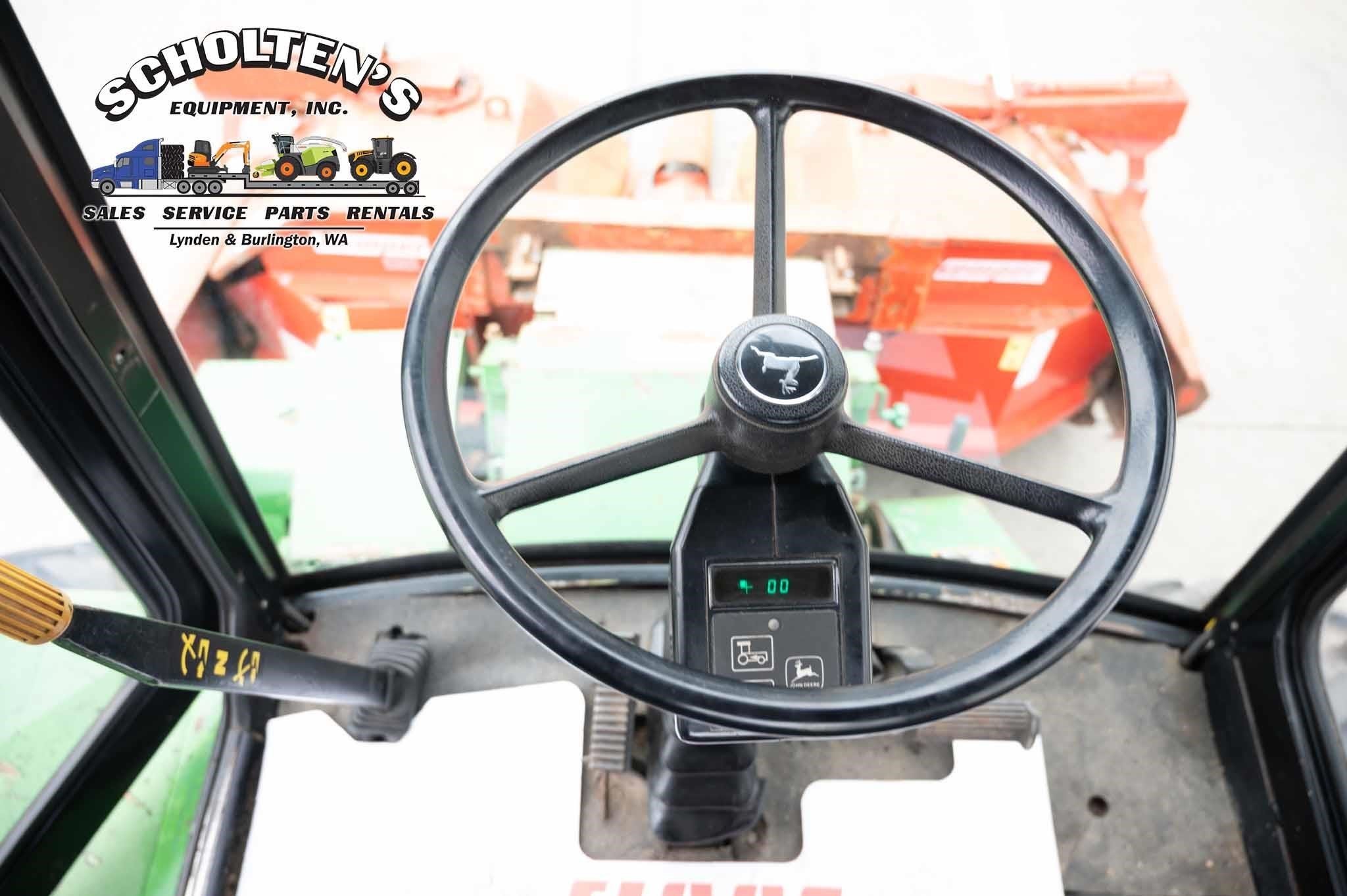 1992 John Deere 5830 Self-Propelled Forage Harvester