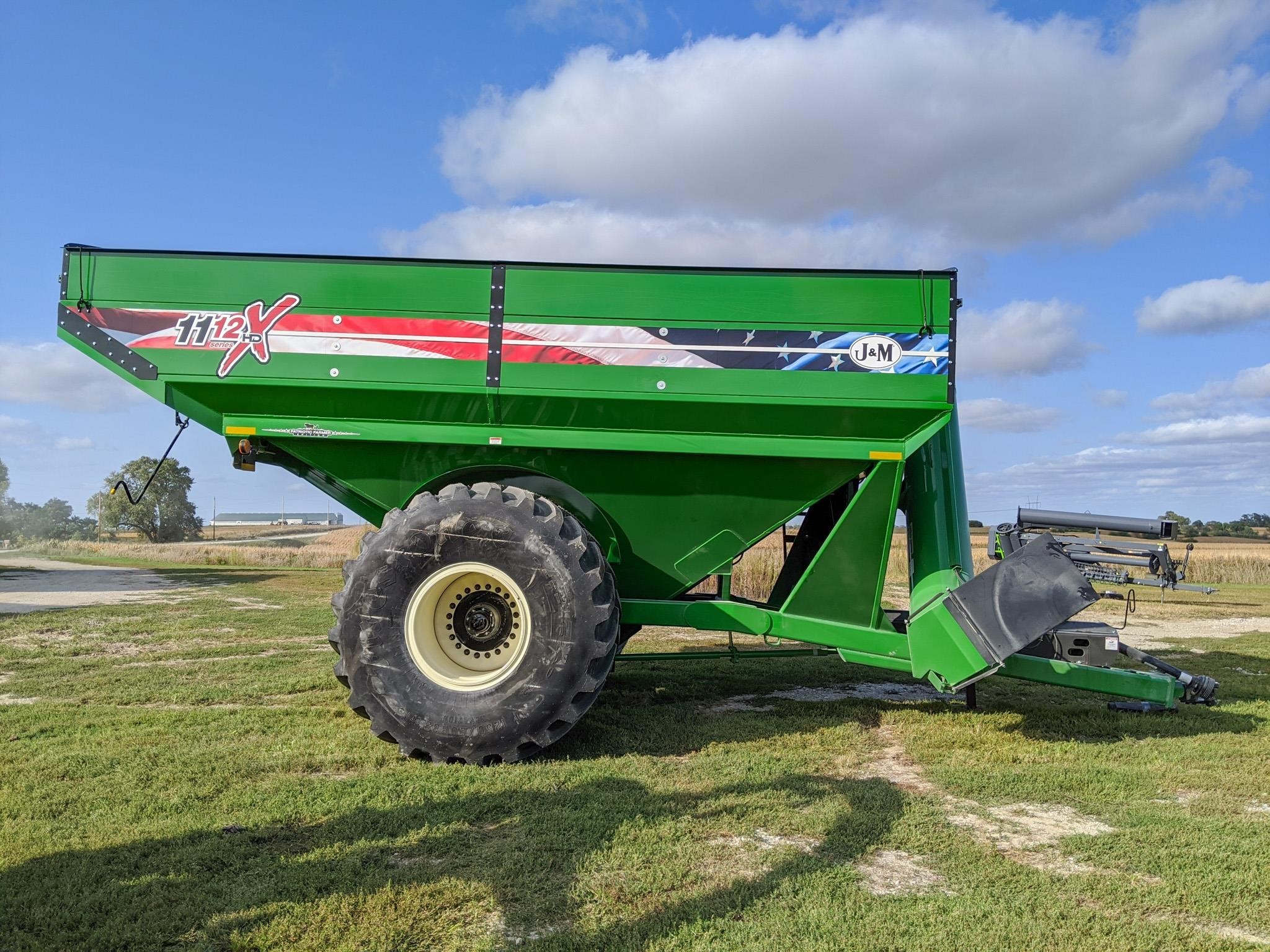 2026 J&M 1112 Grain Cart