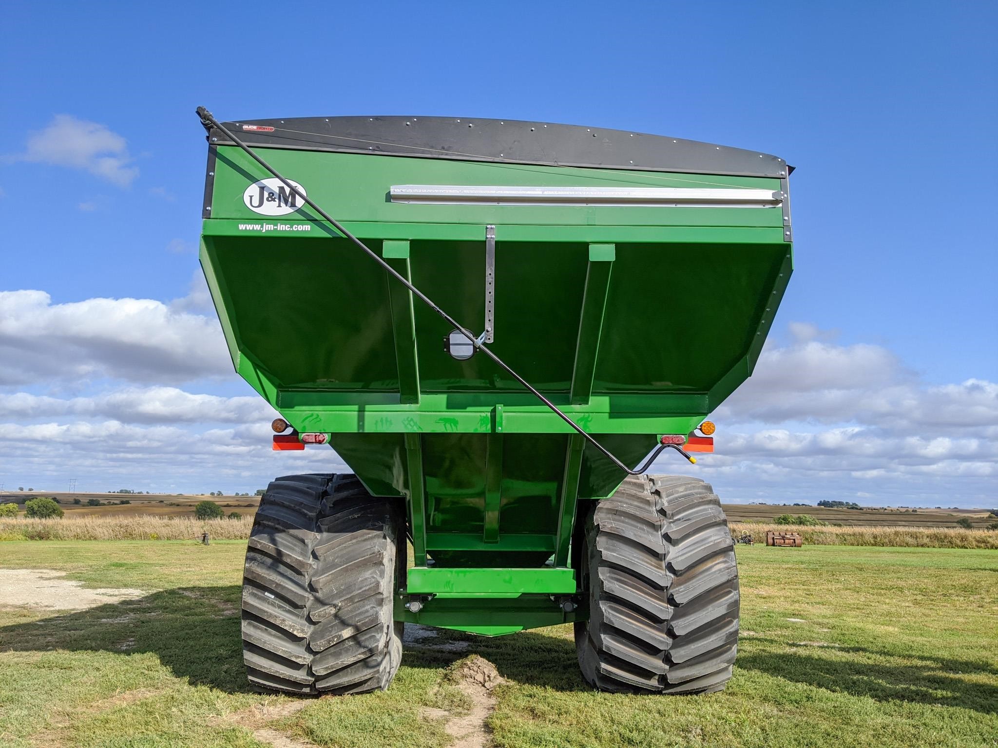 2026 J&M 1112 Grain Cart