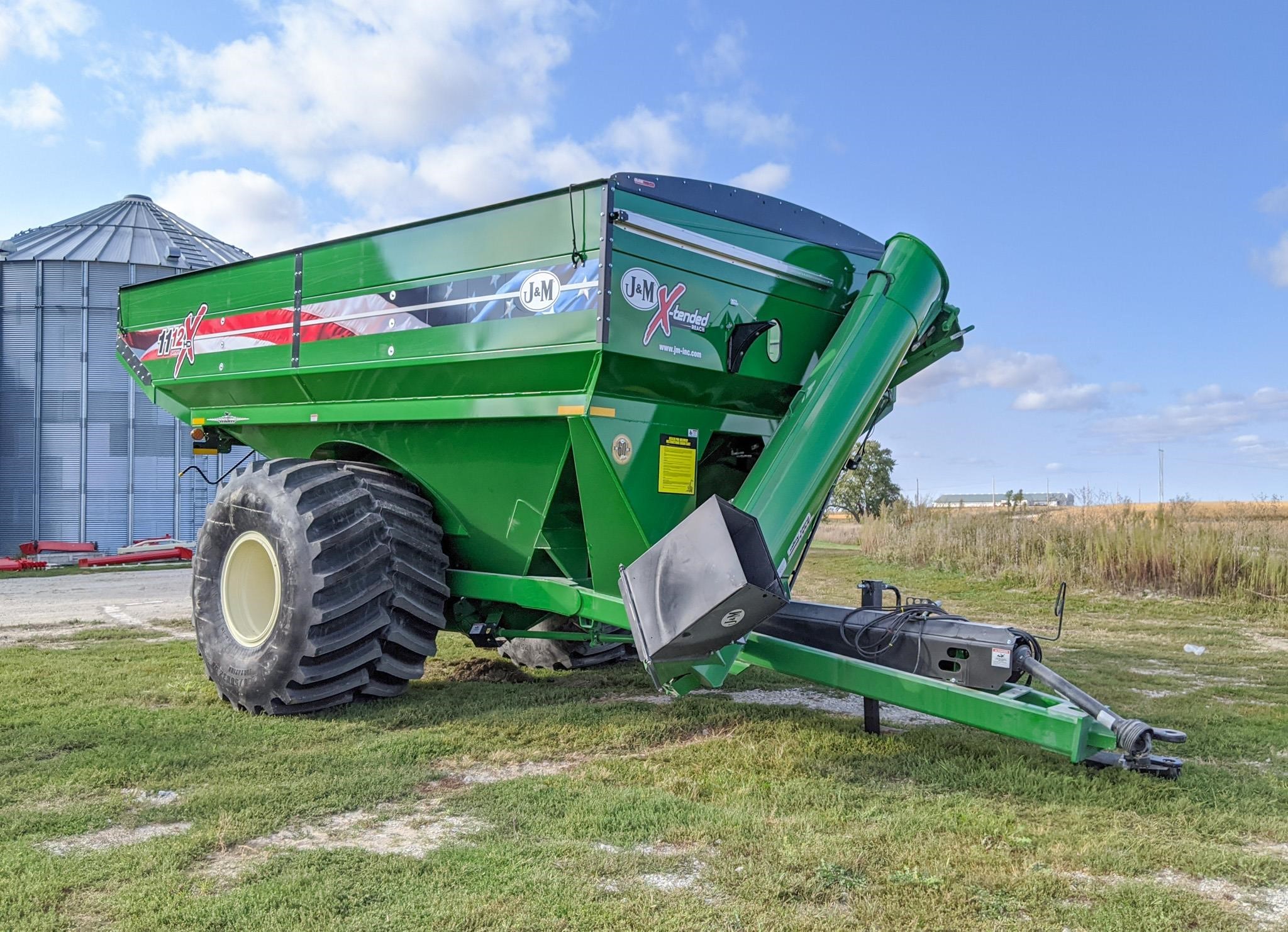 2026 J&M 1112 Grain Cart