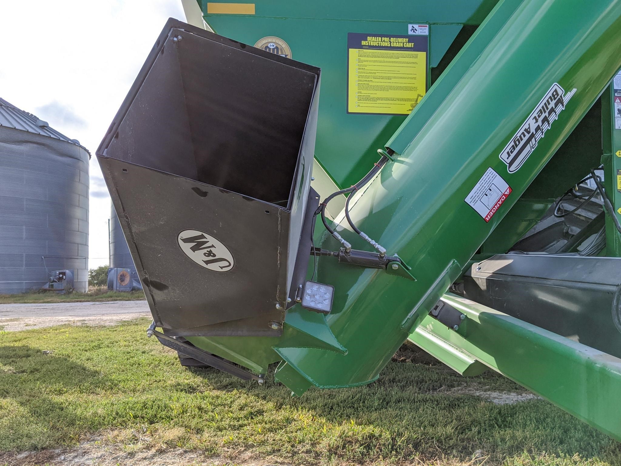 2026 J&M 1112 Grain Cart