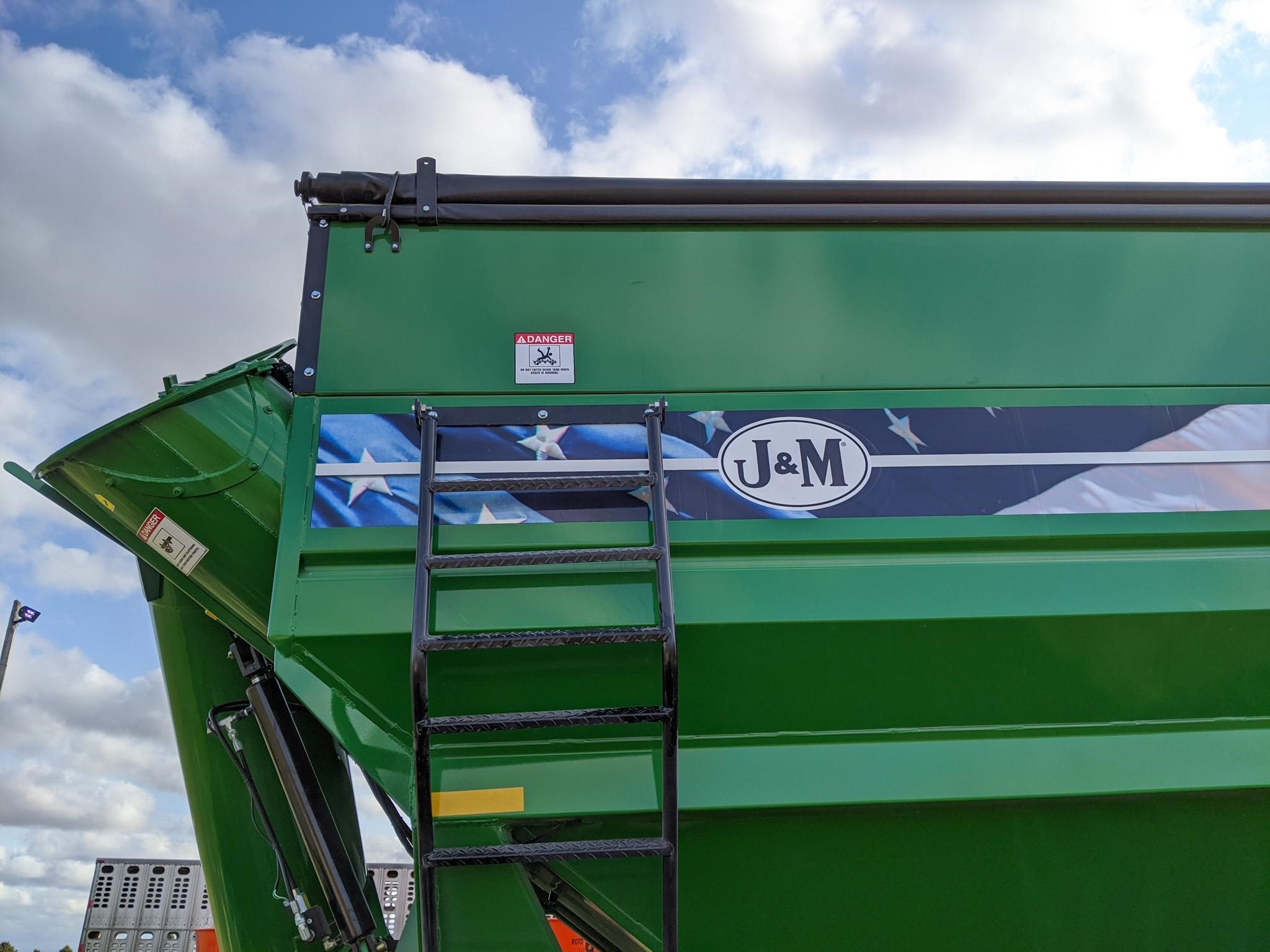 2026 J&M 1112 Grain Cart