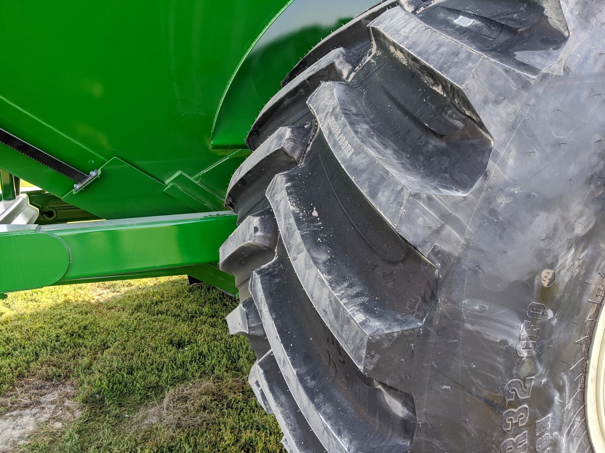 2026 J&M 1112 Grain Cart