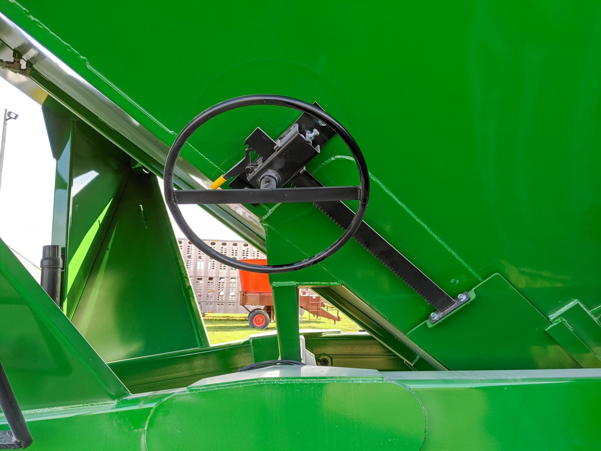 2026 J&M 1112 Grain Cart