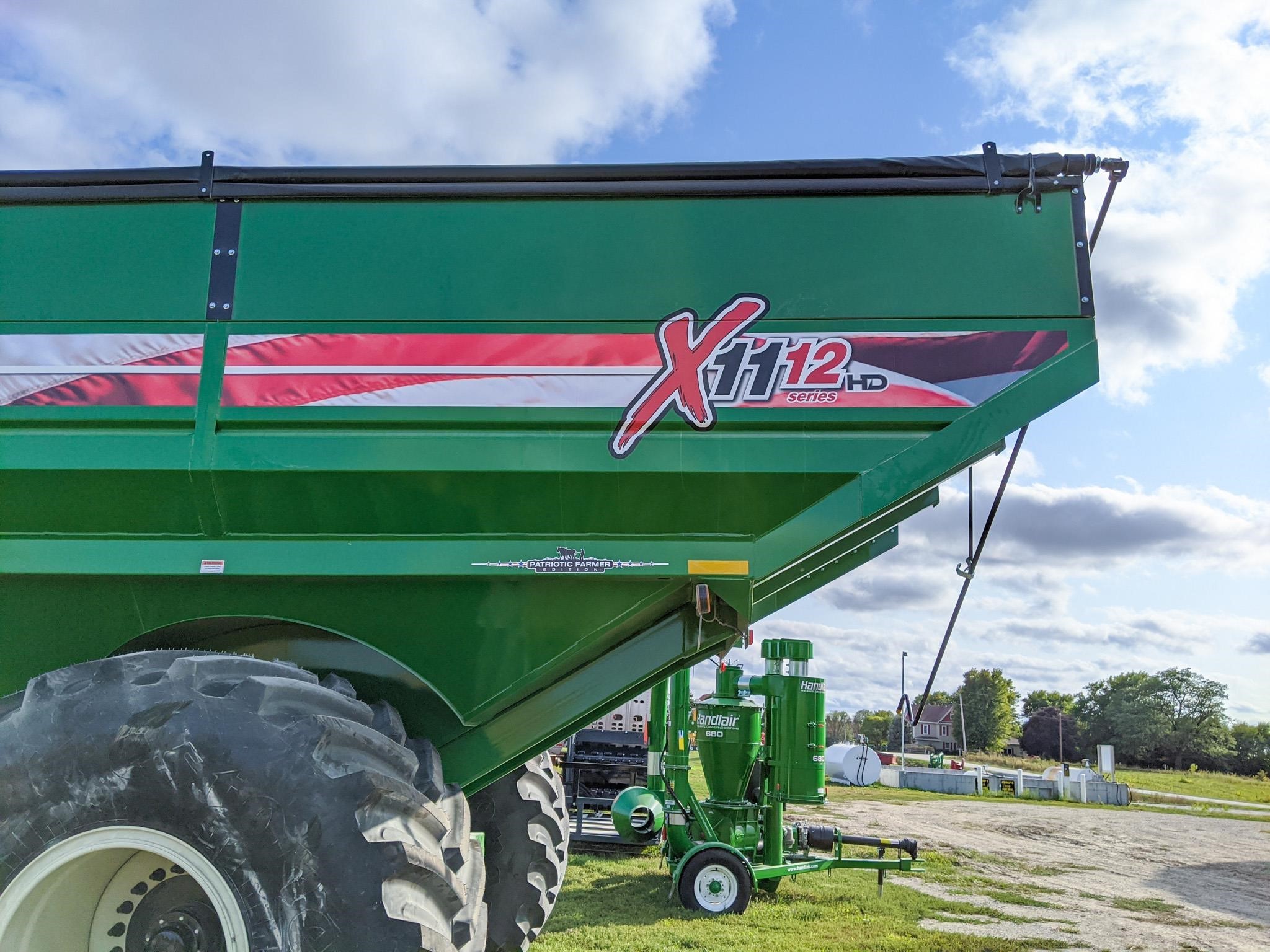 2026 J&M 1112 Grain Cart