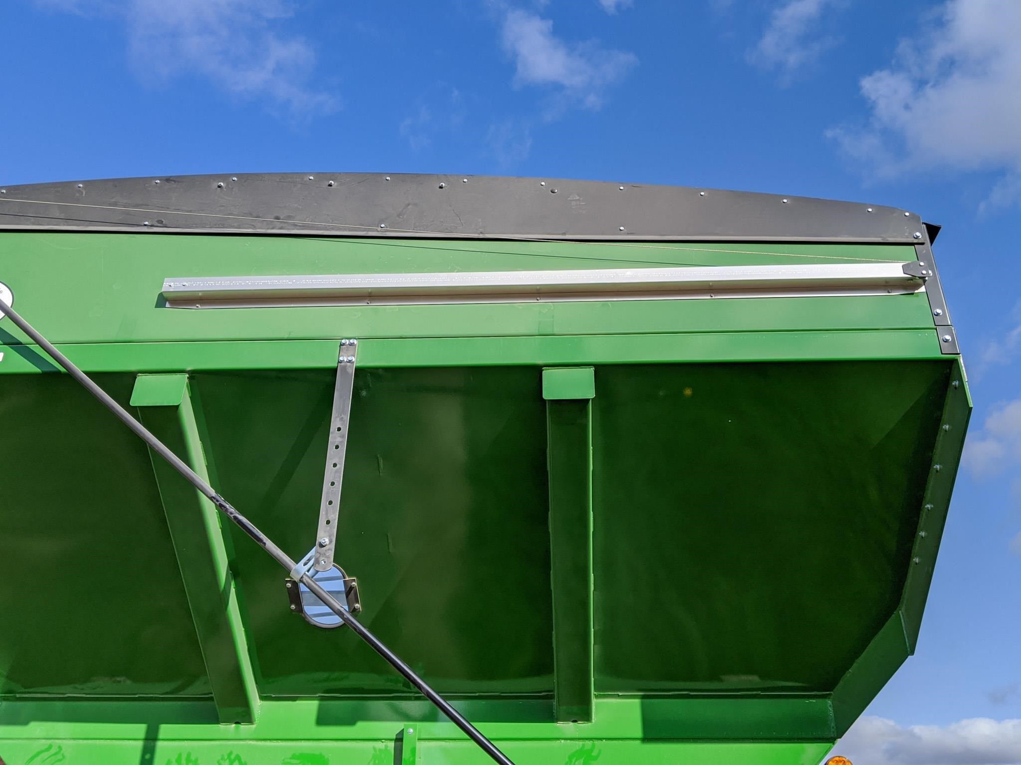 2026 J&M 1112 Grain Cart