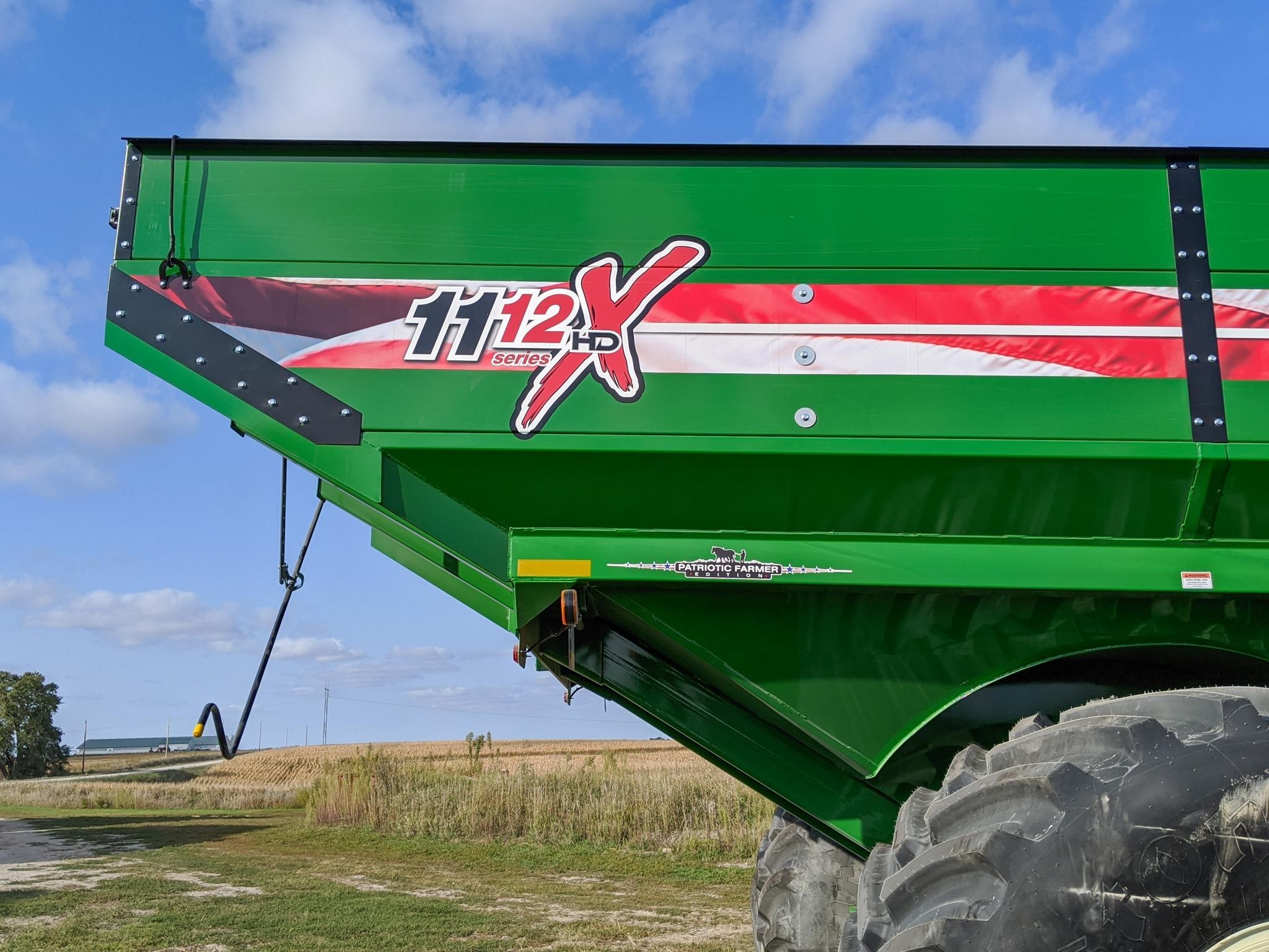 2026 J&M 1112 Grain Cart