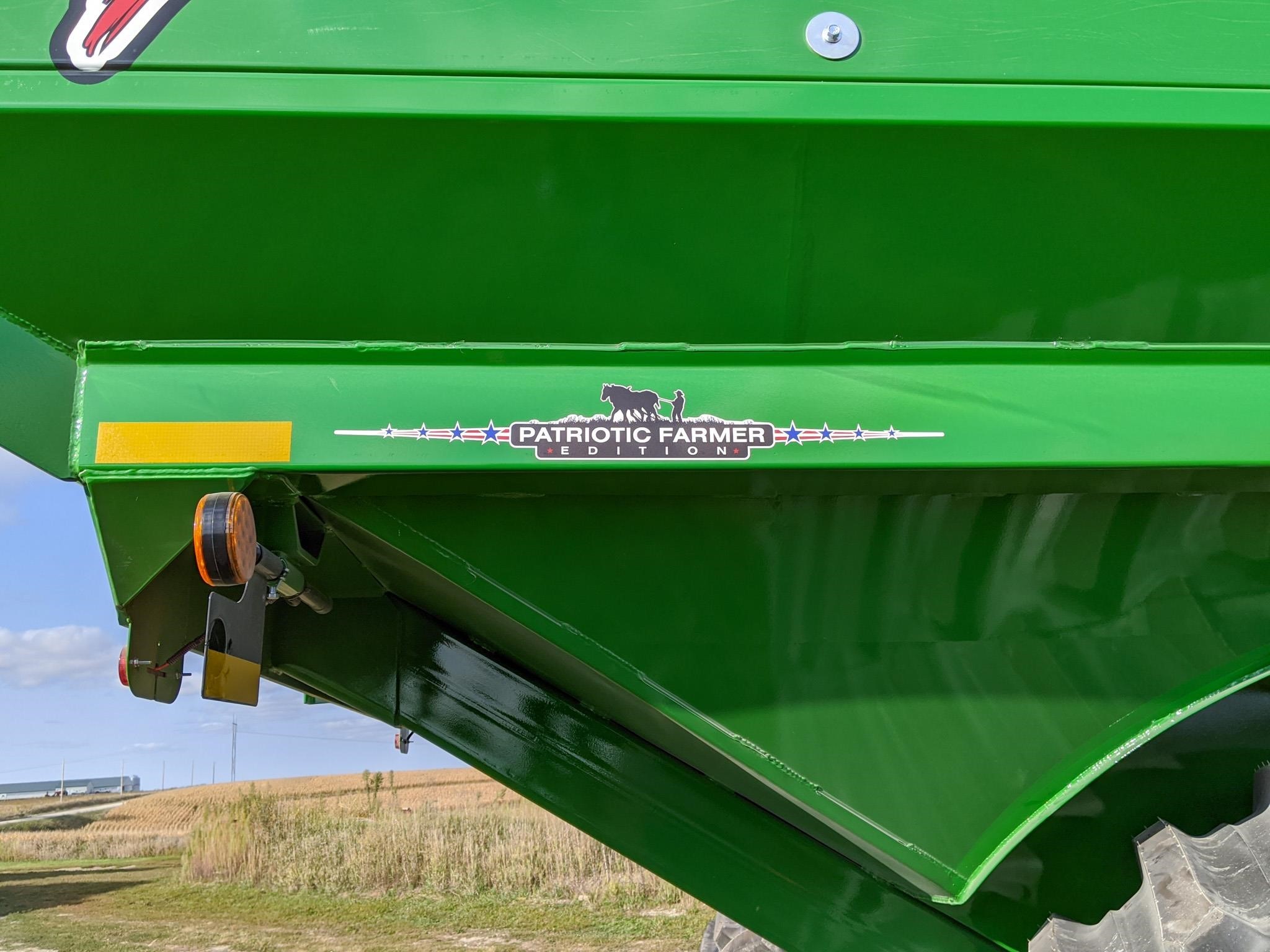 2026 J&M 1112 Grain Cart