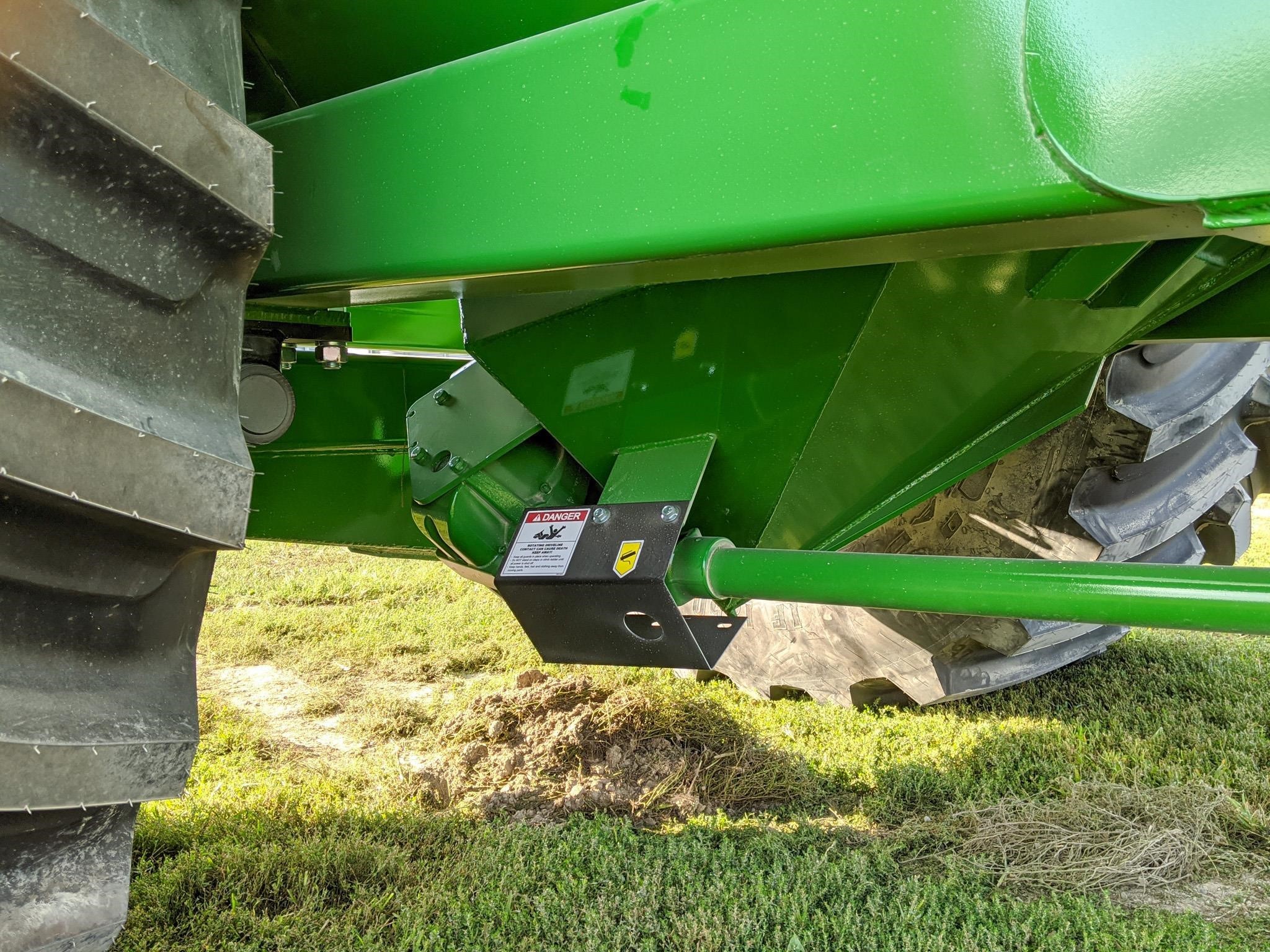 2026 J&M 1112 Grain Cart