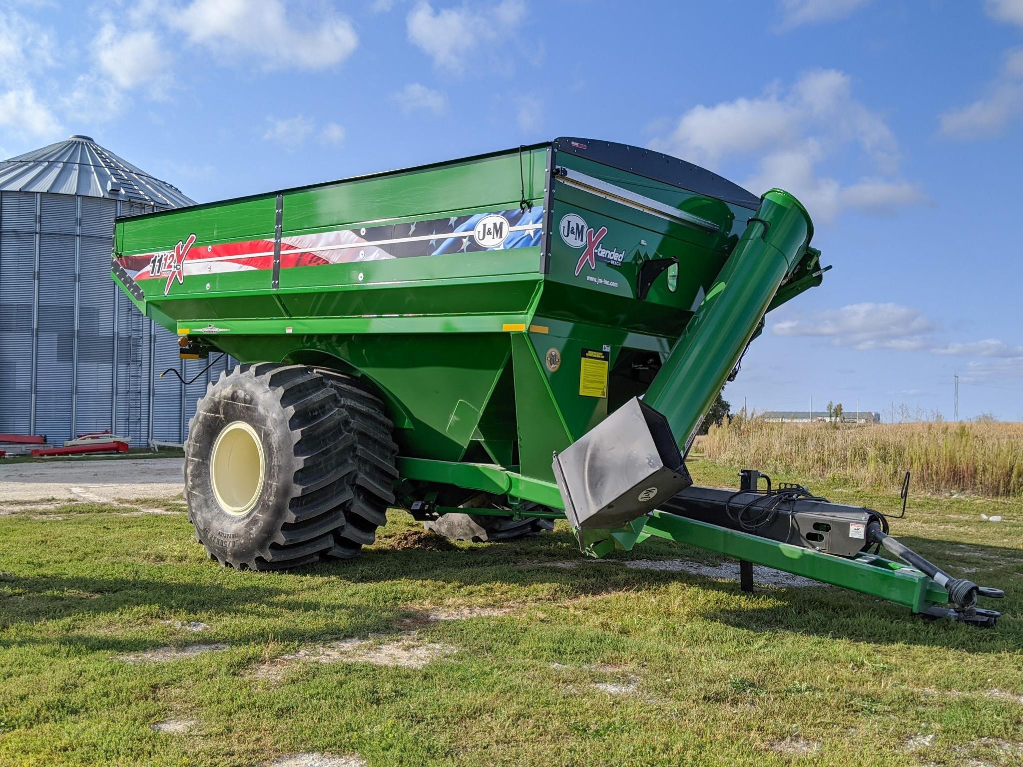 2026 J&M 1112 Grain Cart