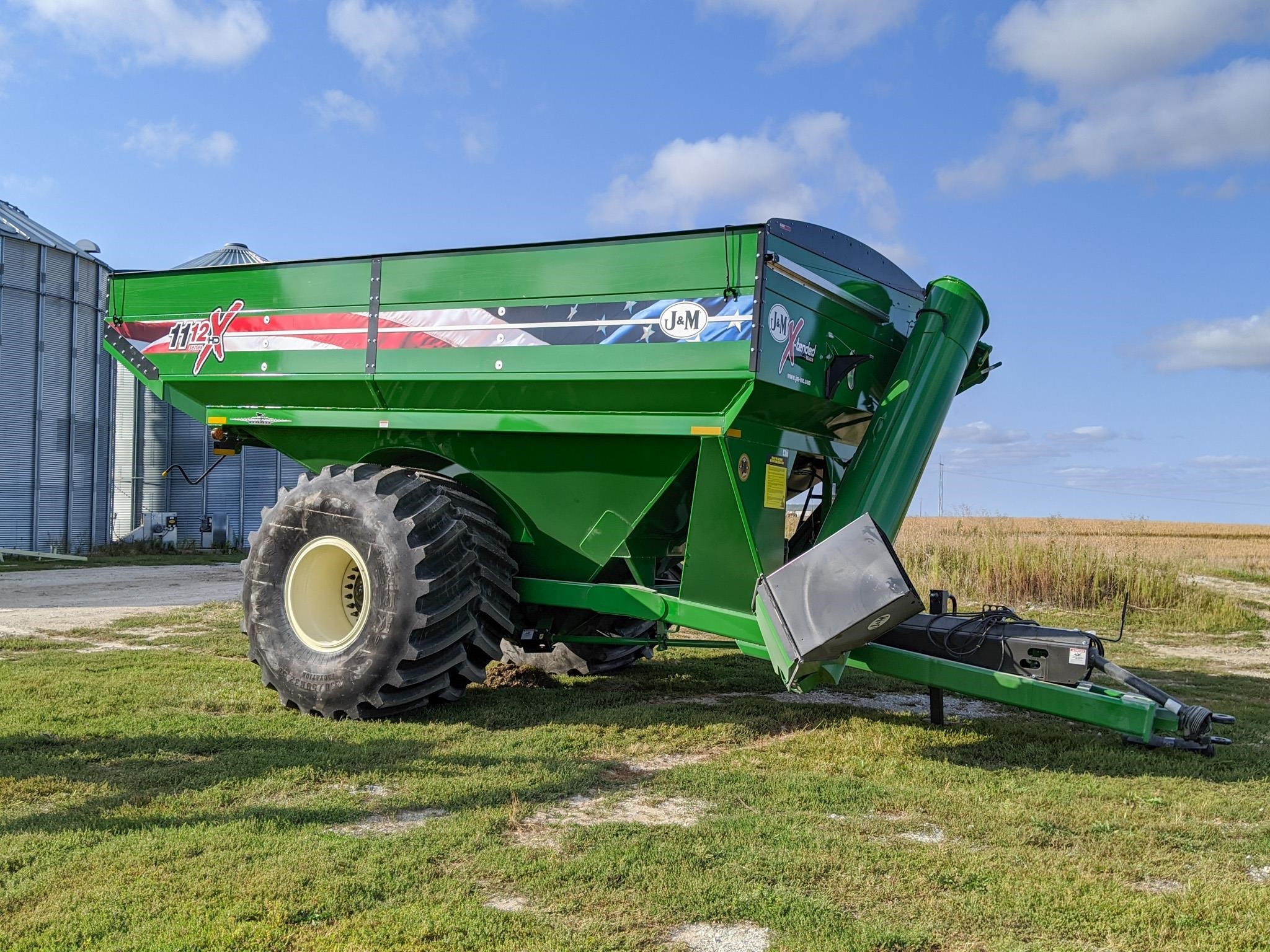 2026 J&M 1112 Grain Cart