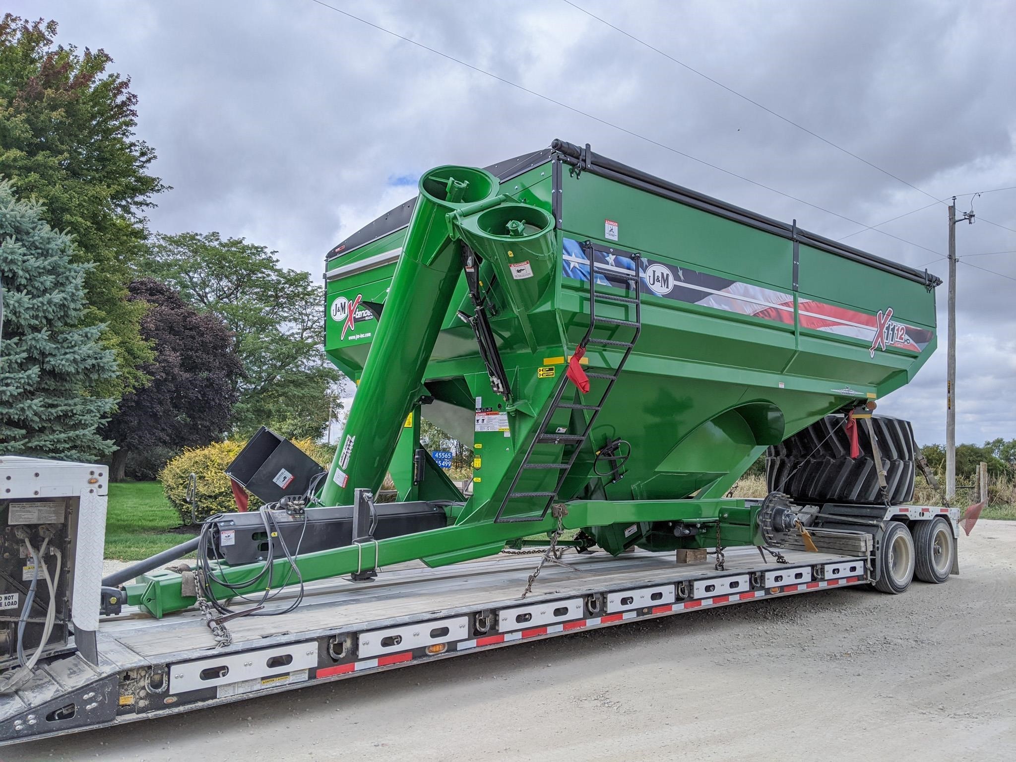 2026 J&M 1112 Grain Cart