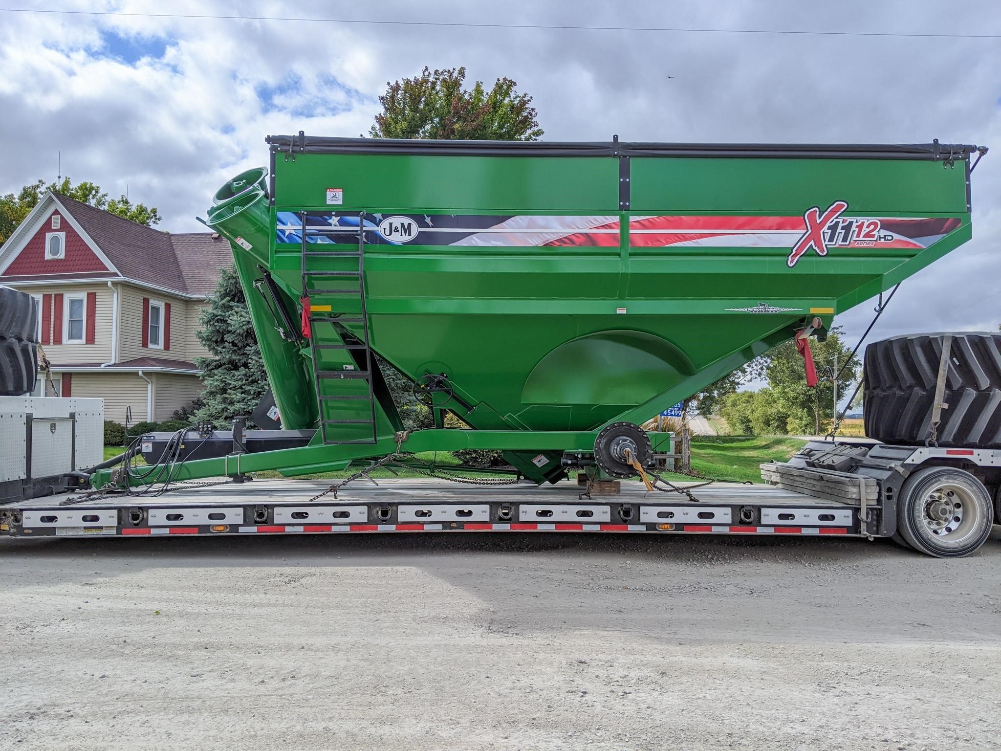 2026 J&M 1112 Grain Cart