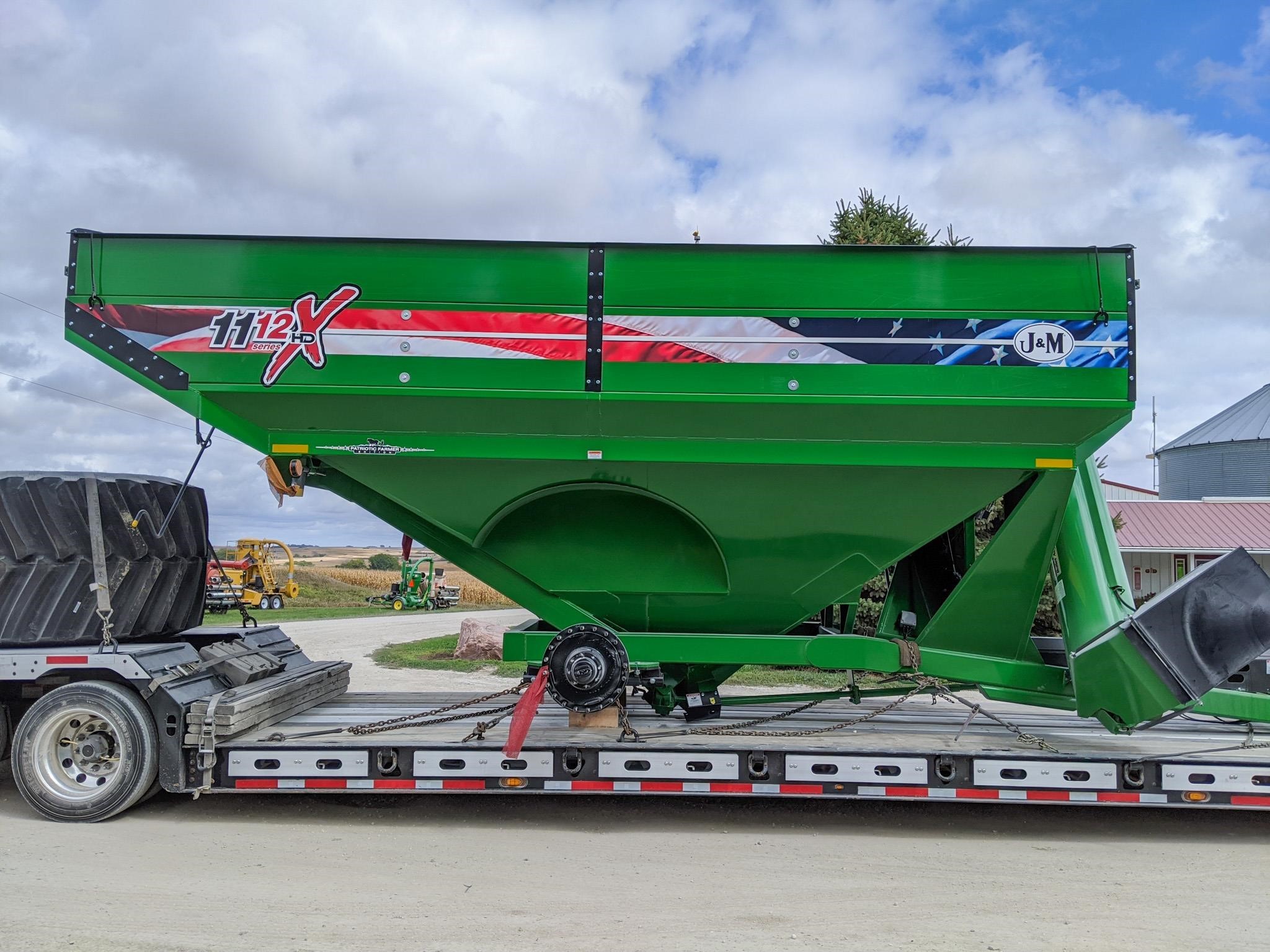 2026 J&M 1112 Grain Cart