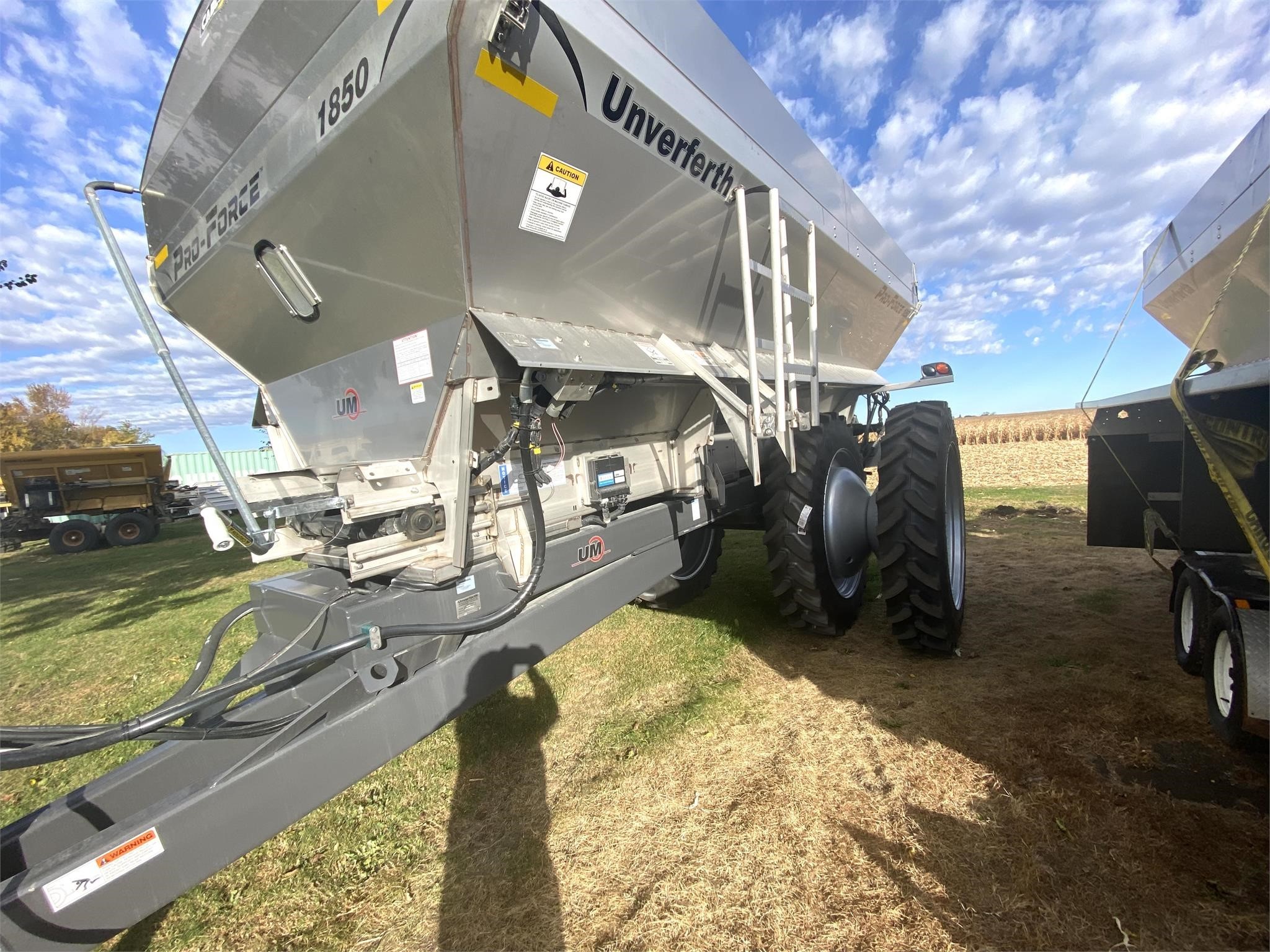 Unverferth PROFORCE 1450 SelfPropelled Fertilizer Spreader Call